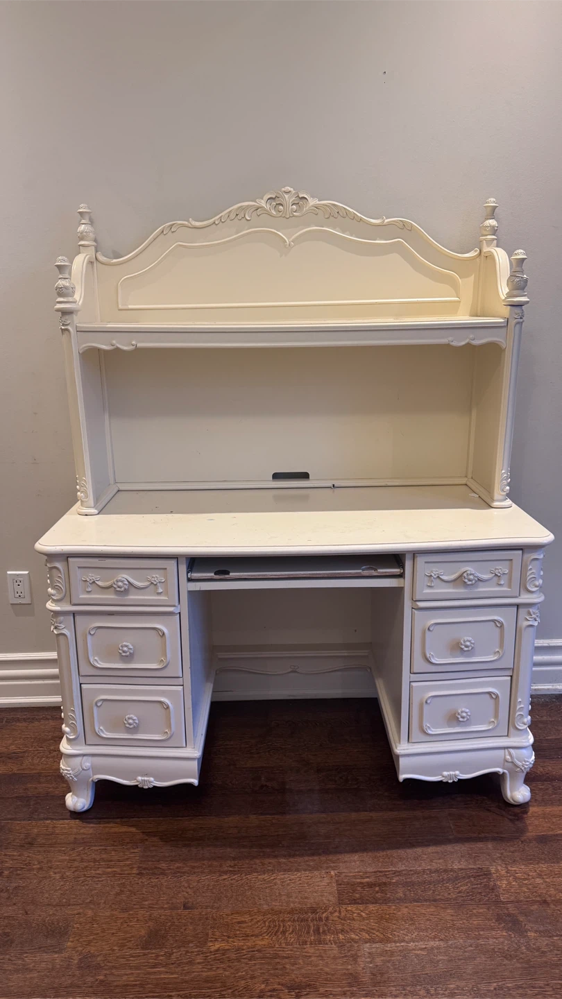White Desk with Hutch