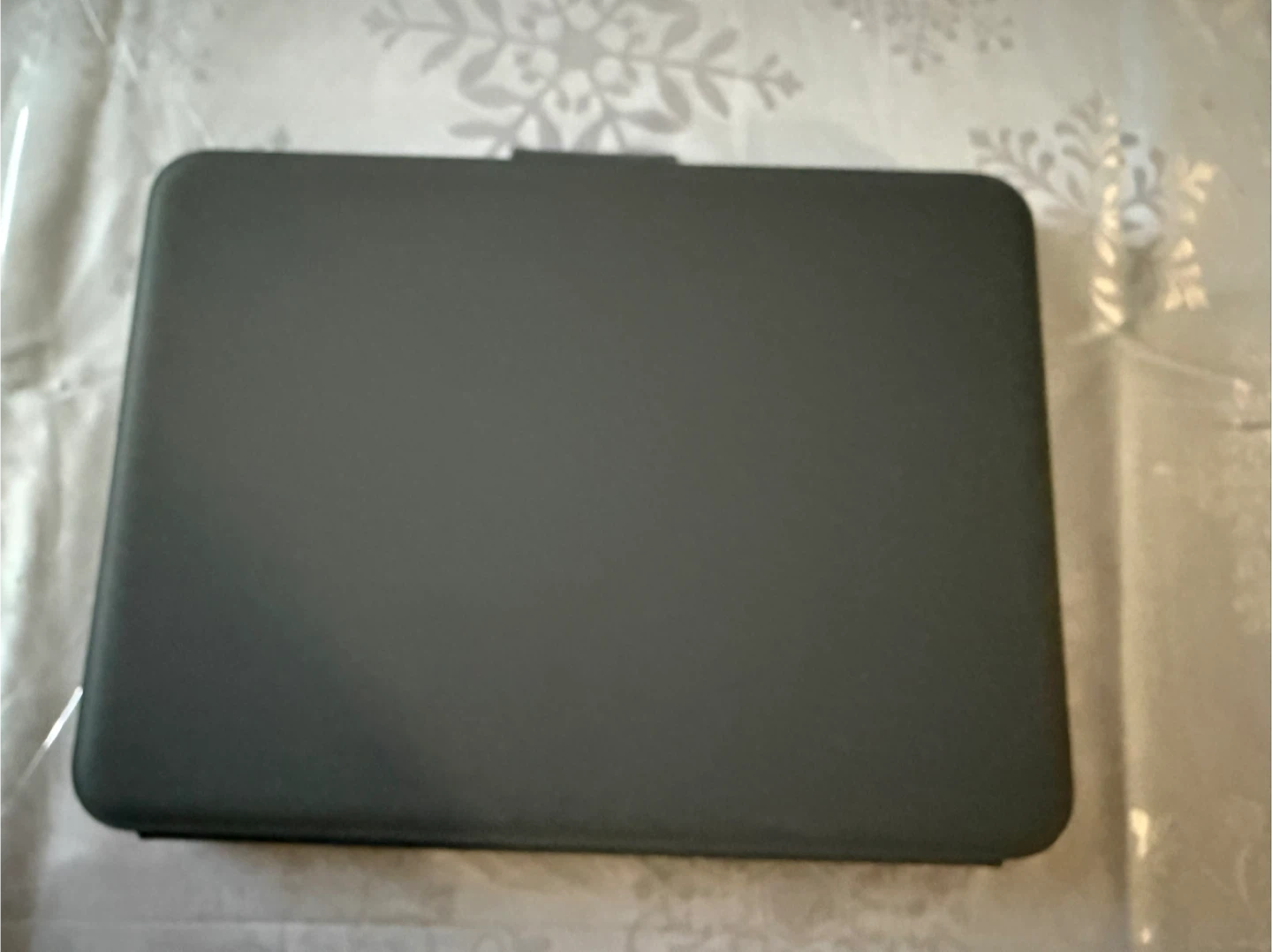 Logitech Slim Folio Keyboard Case for iPad (10th gen) - photo 3