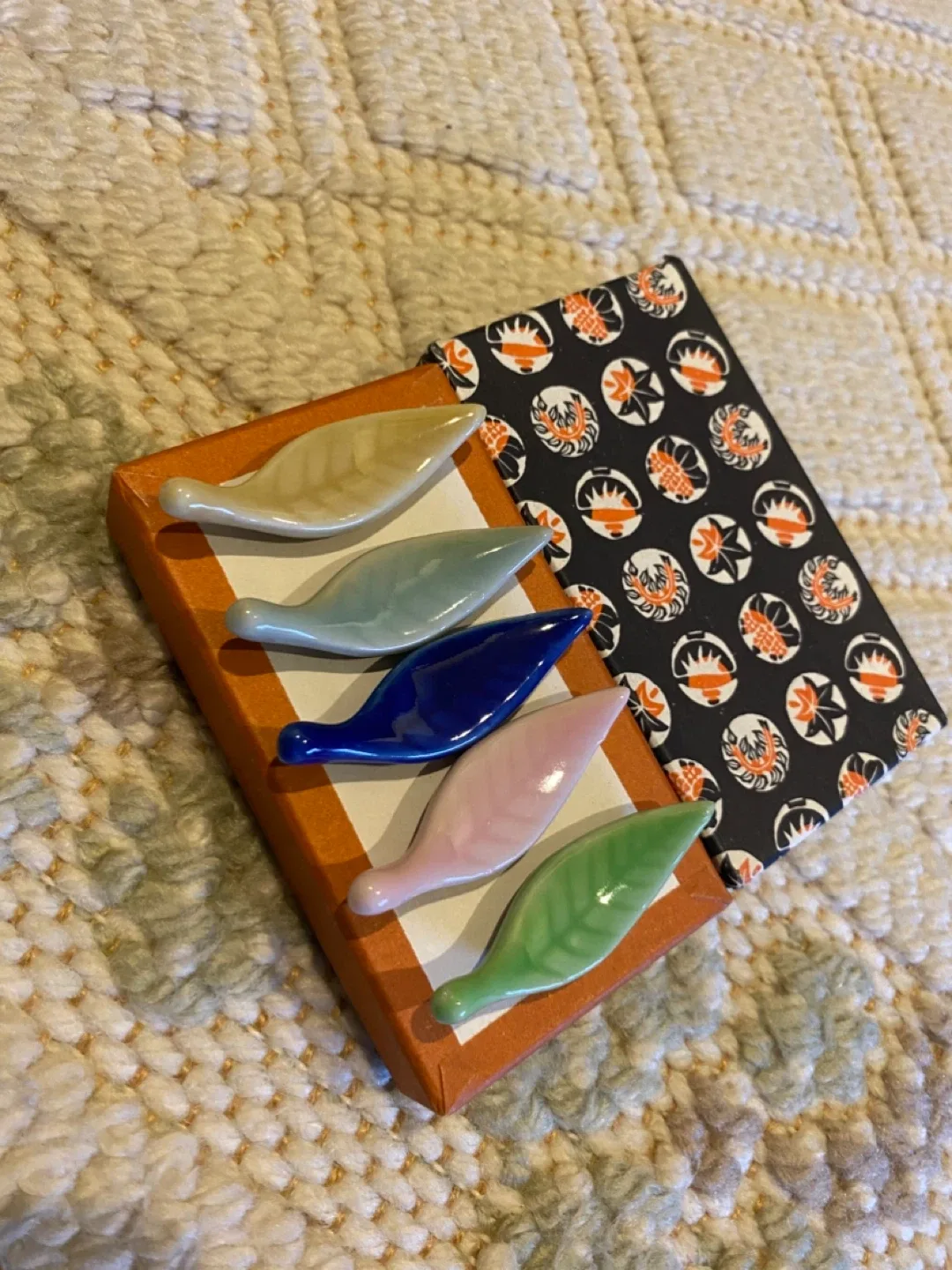 Ceramic Leaf Chopstick Rests (Set of 5)