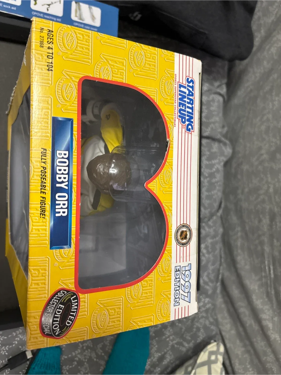 NEW Bobby Orr Starting Lineup  collectable 1997 Edition image indicator(2)