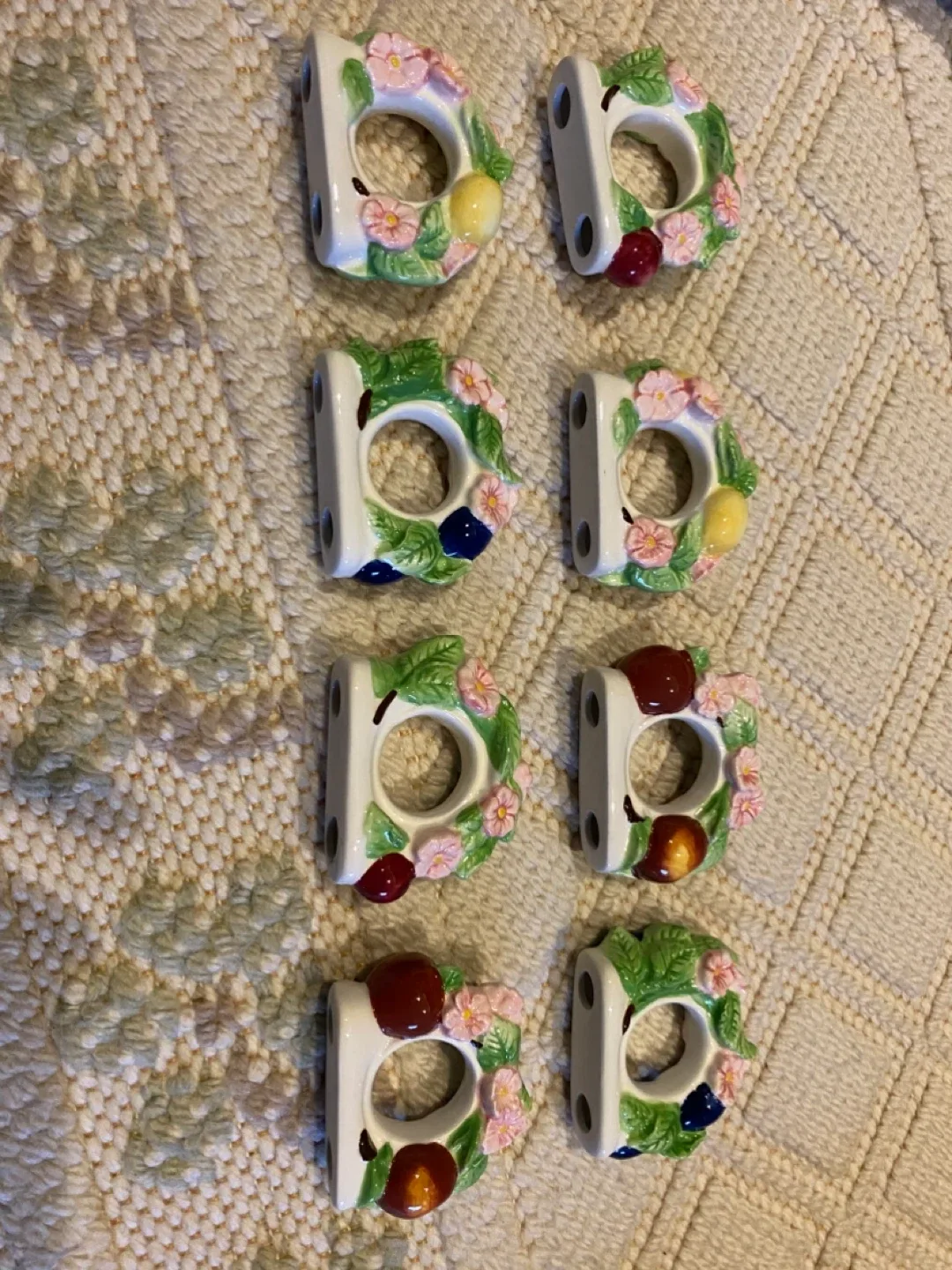 X2 sets Villeroy & Boch Fruits Napkin Rings image indicator(3)