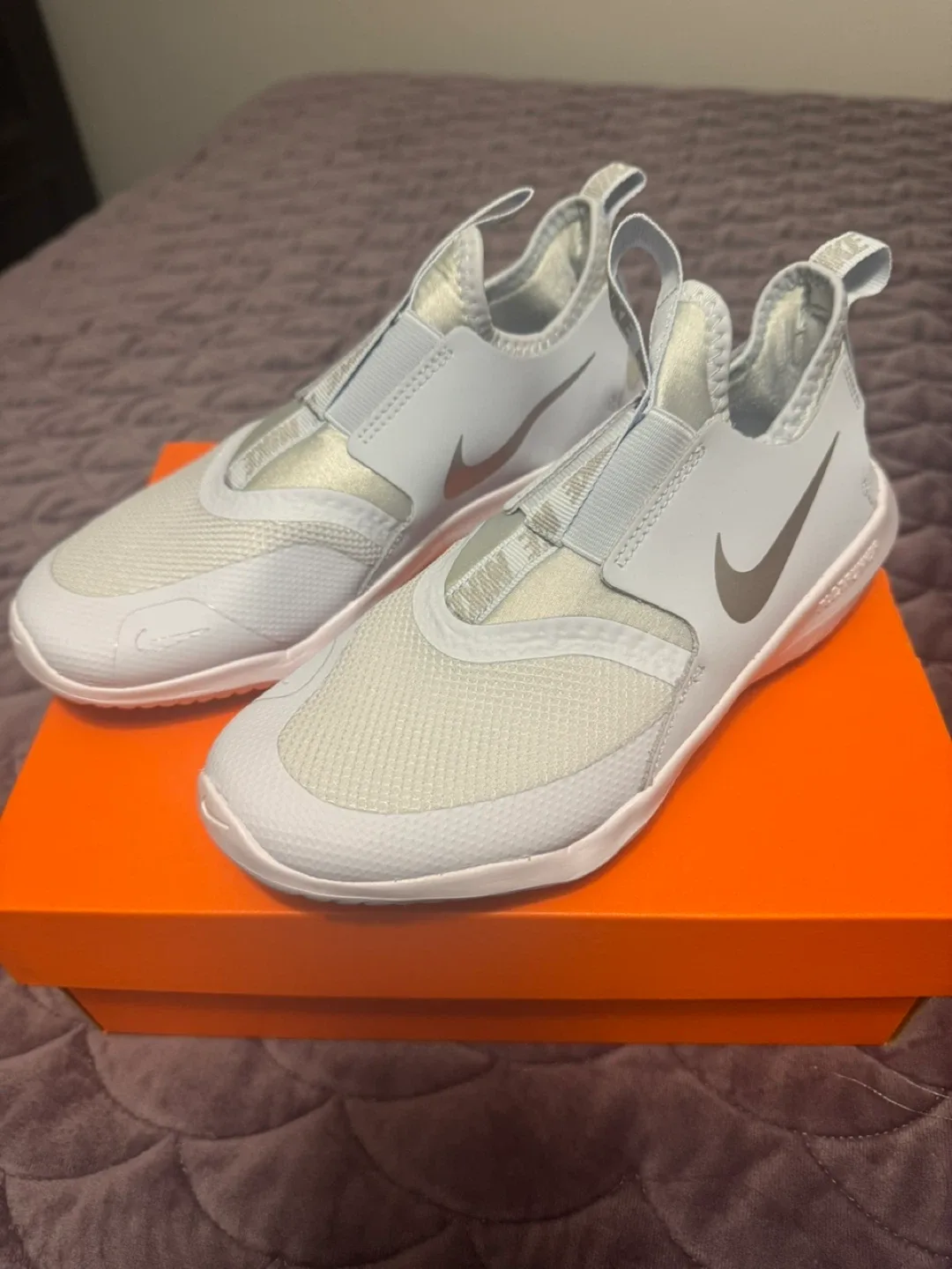 Nike Flex Runner (GS) Size 4Y