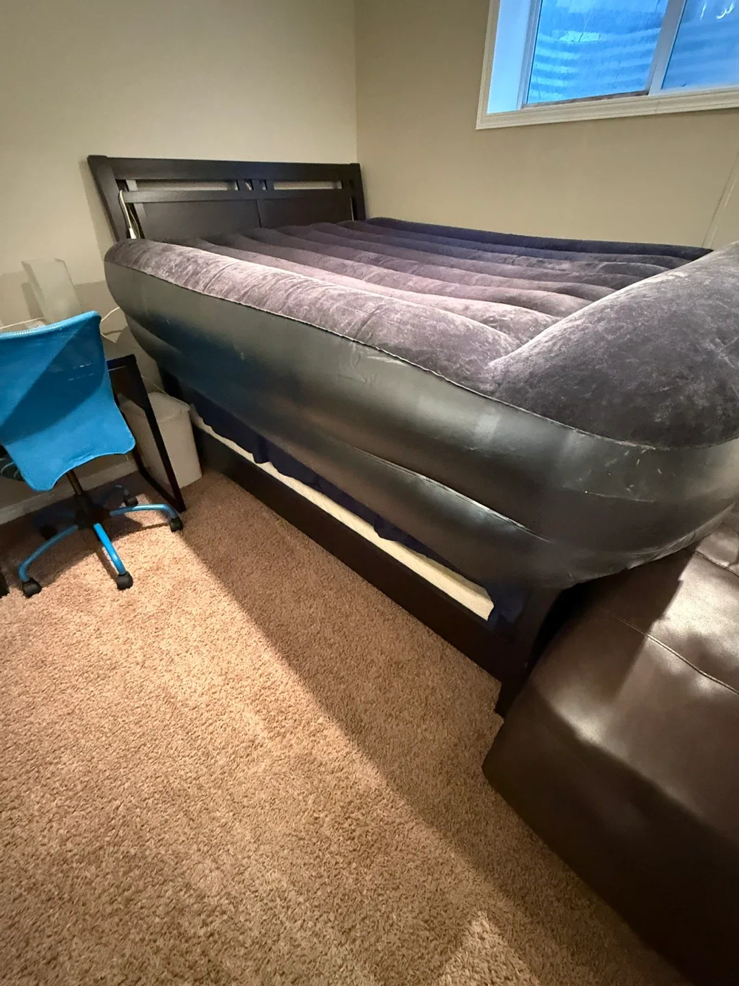 Air Mattress with Built-in Pump Queen size image indicator(3)