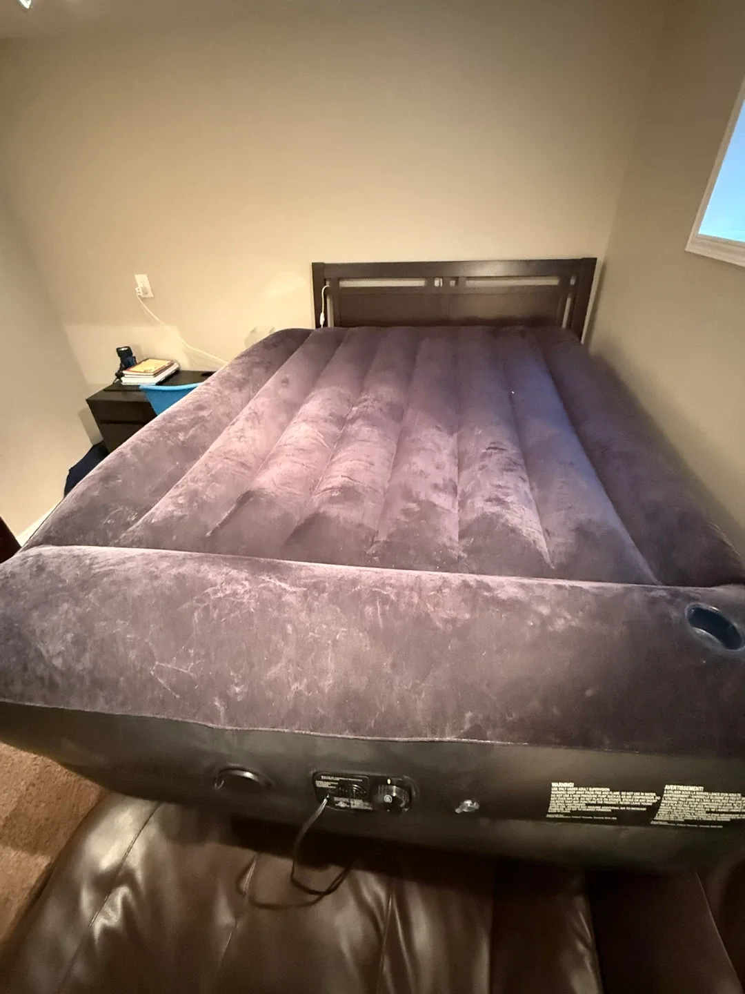 Air Mattress with Built-in Pump Queen size