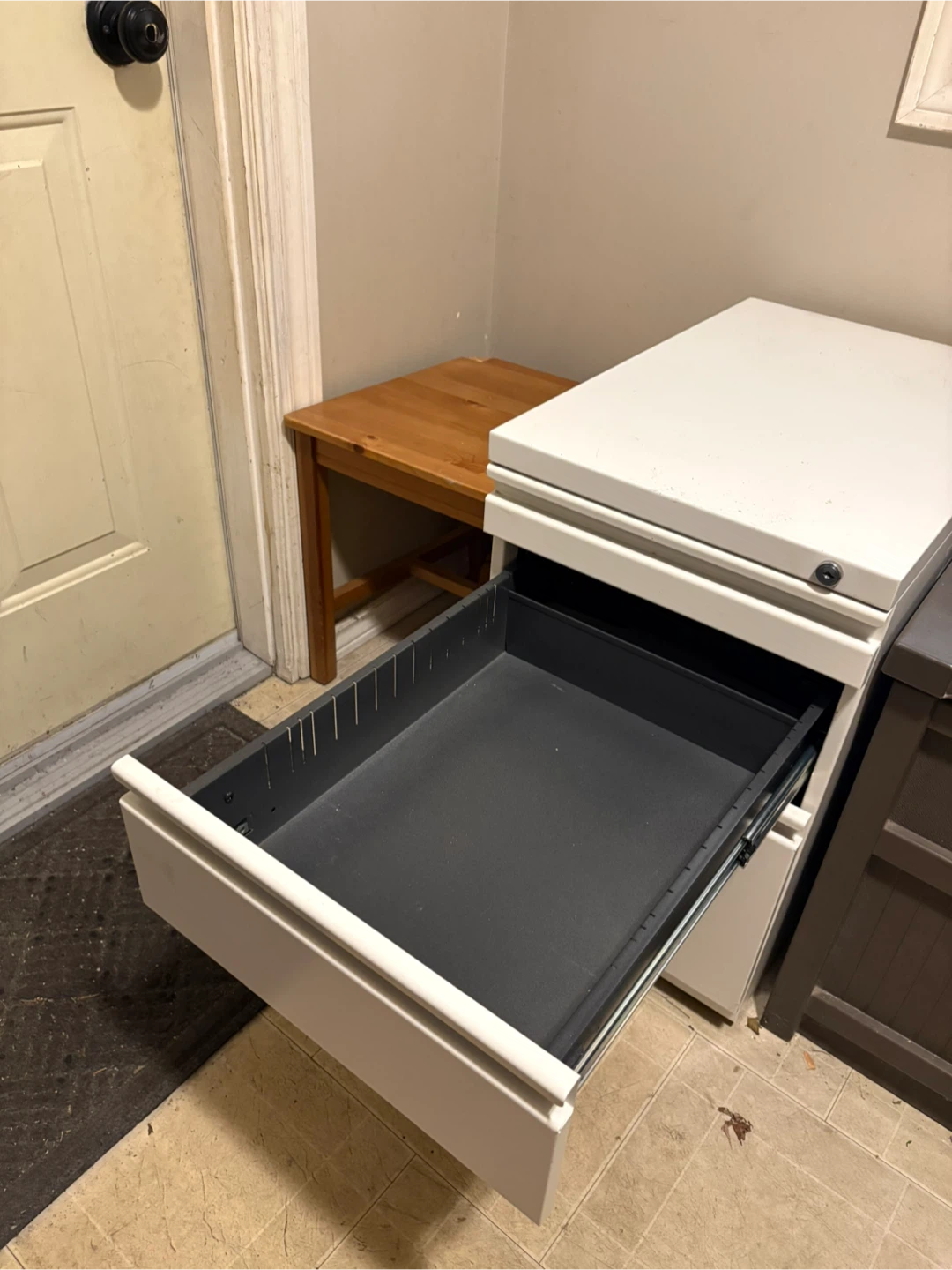 White Filing Cabinet - 3 Drawer - photo 3