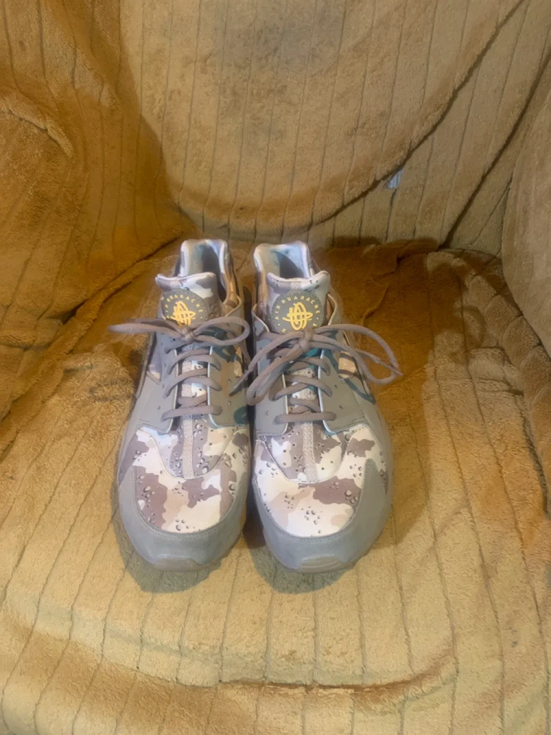 Nike Huarache Run Shoes - Camo image indicator(2)