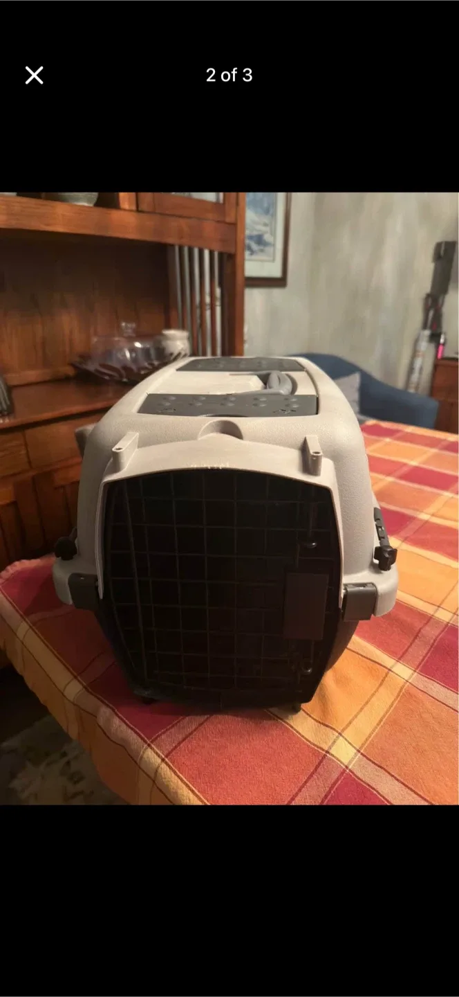 Petmate Pet Carrier Kennel image indicator(2)