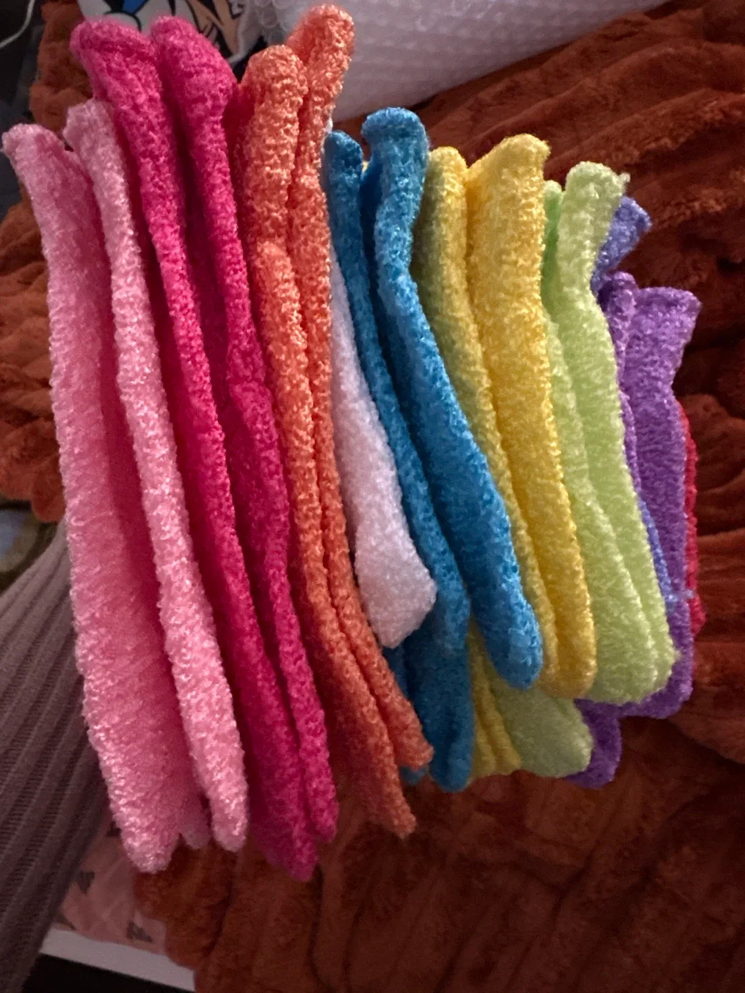 *NEW* 10 pair of Exfoliating Bath Gloves - Multi-Colour image indicator(2)