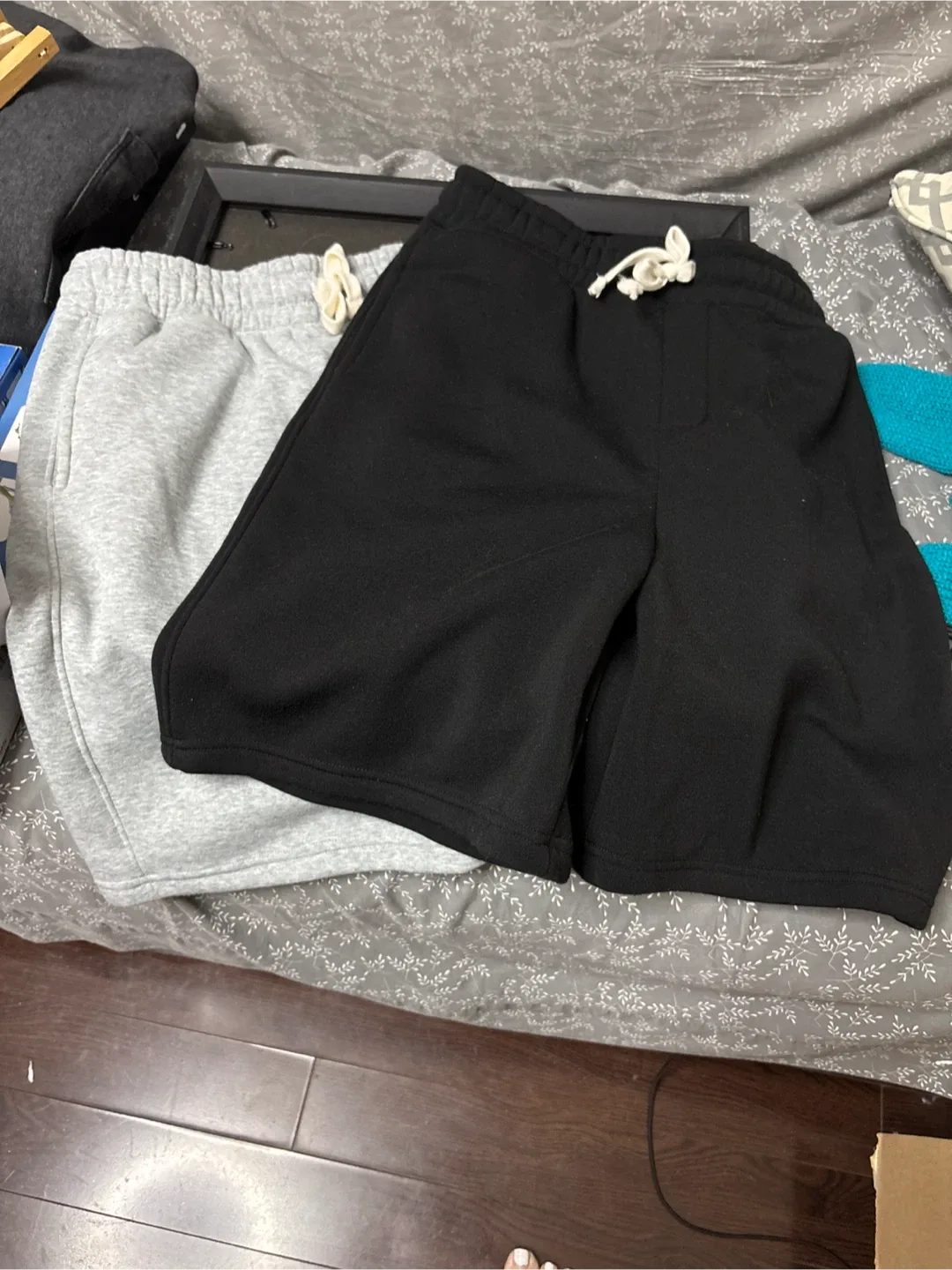 NEW Forever 21 Men's Shorts - 2 pairs Black & Grey - Size L