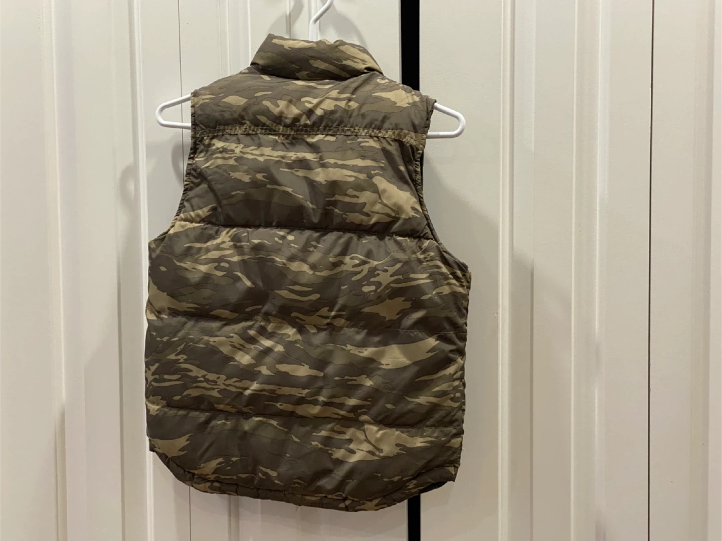 #Cleanout - GAP Camo Puffer Vest - photo 2