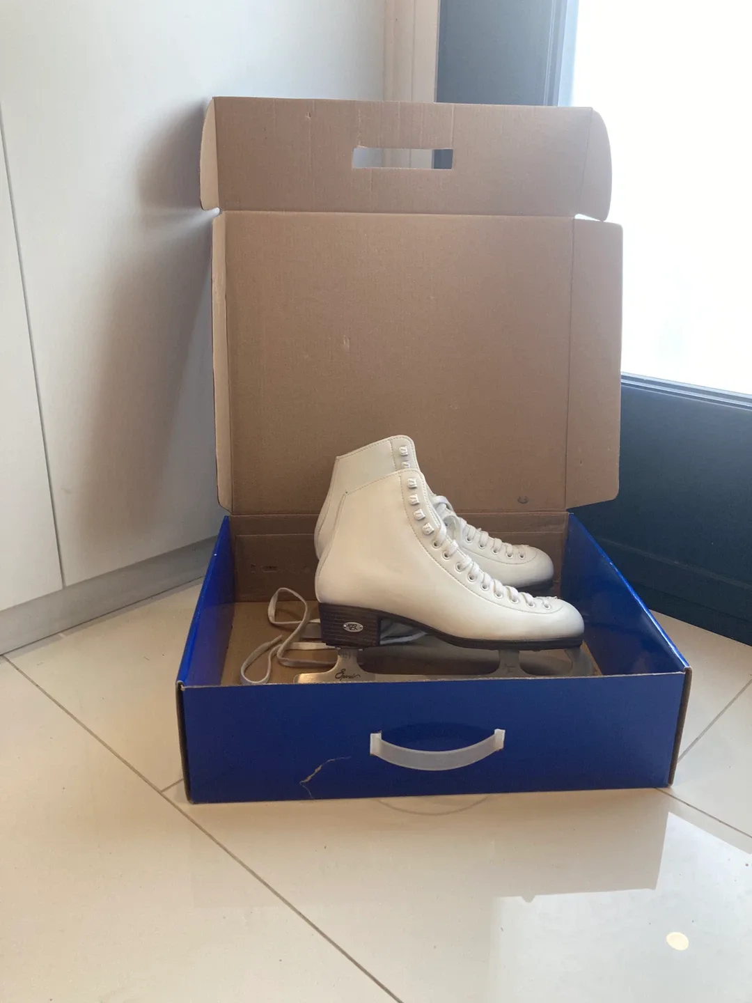 Riedell 110 Ice Skates - Women's Size 8