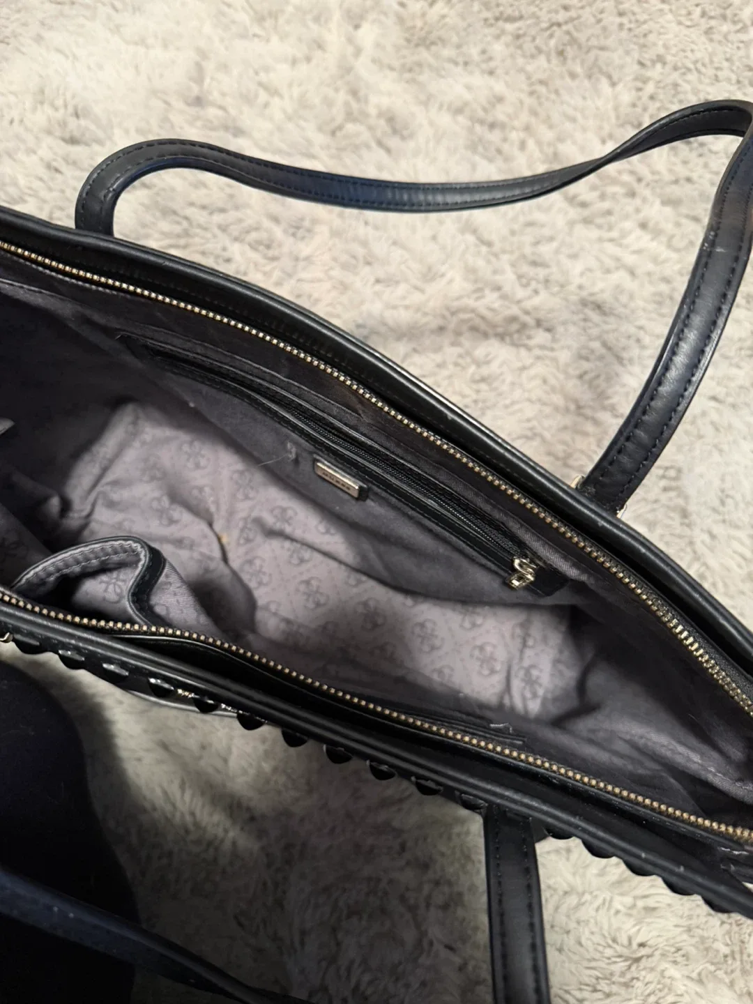 Guess Black & White Tote Bag image indicator(3)