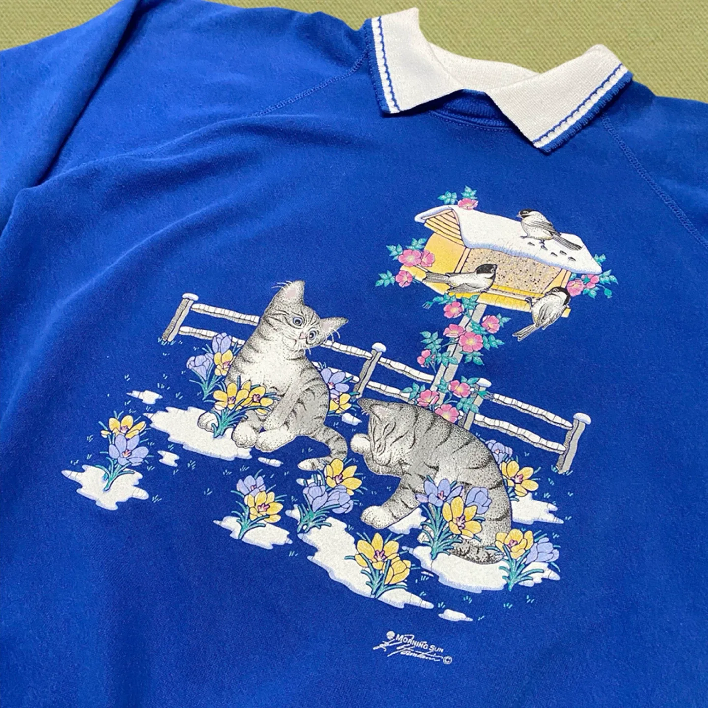 Vintage Kitten Crewneck (large) image indicator(2)