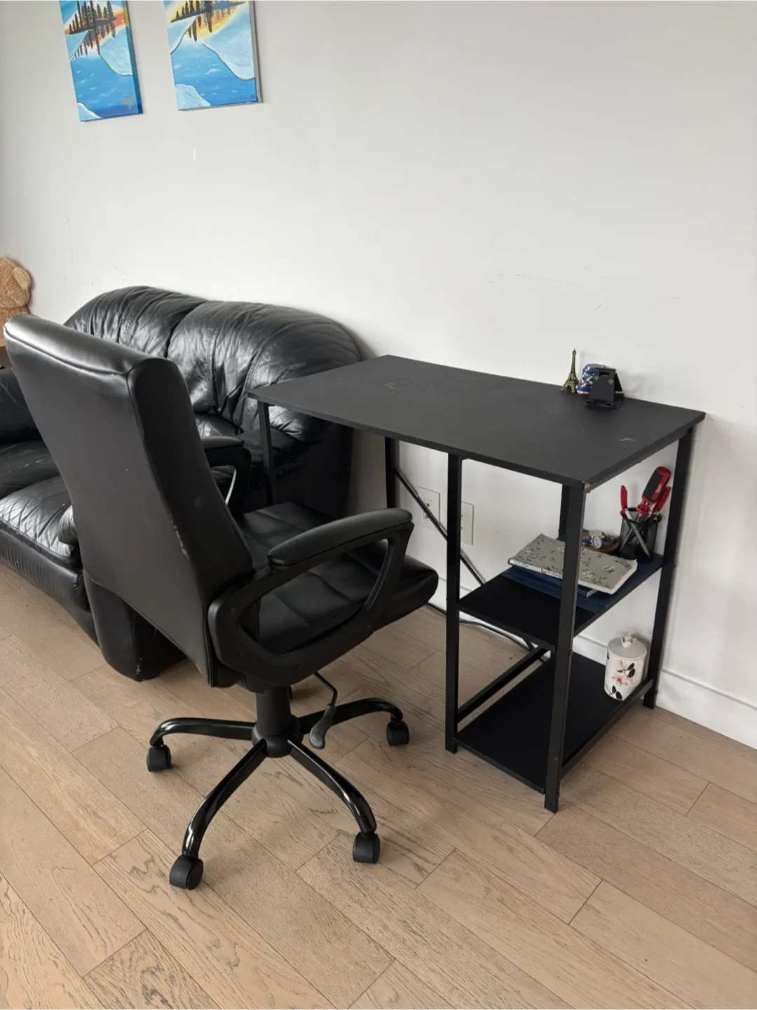 Office Chair and Free Desk image indicator(6)