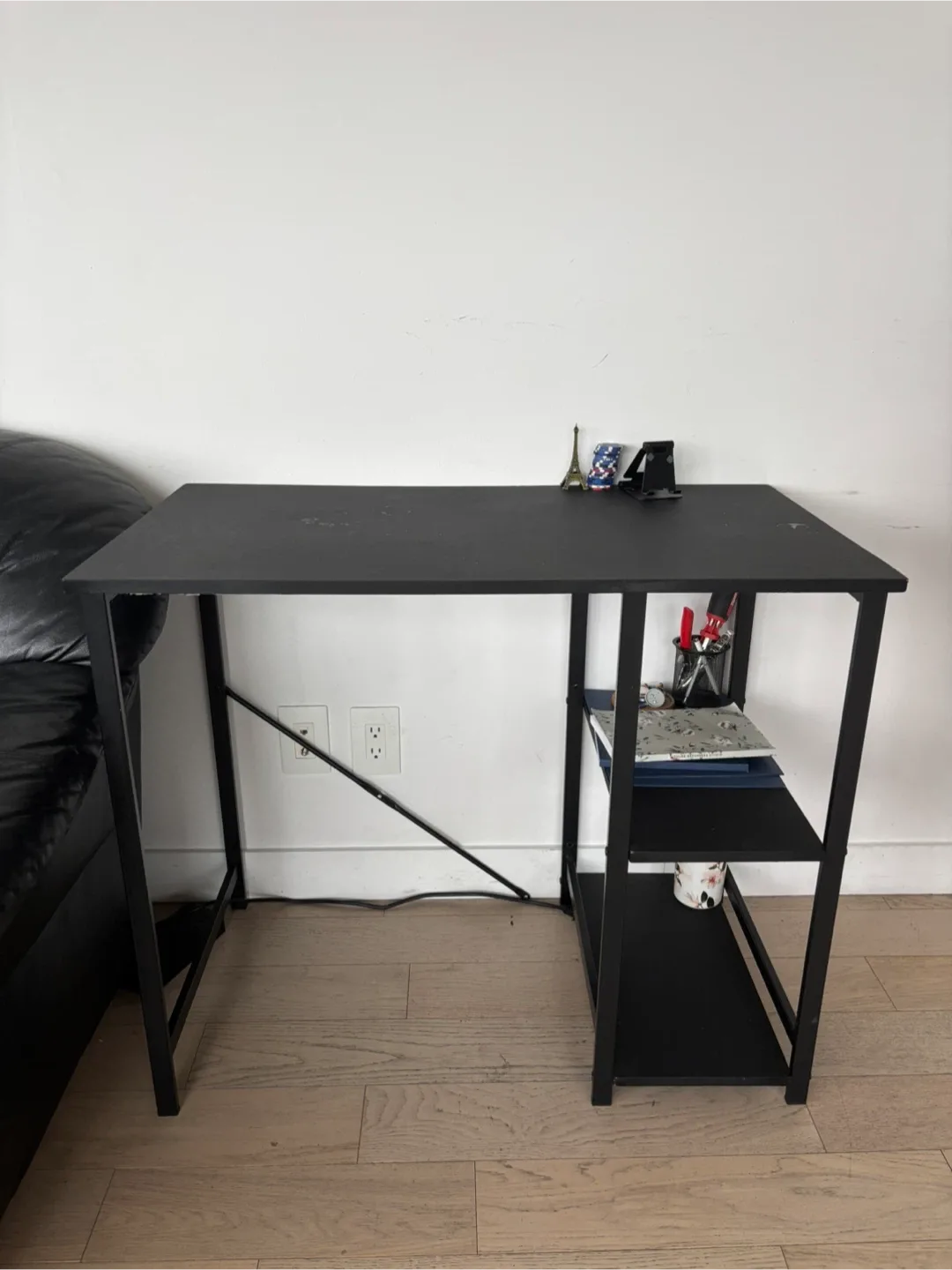 Office Chair and Free Desk image indicator(5)