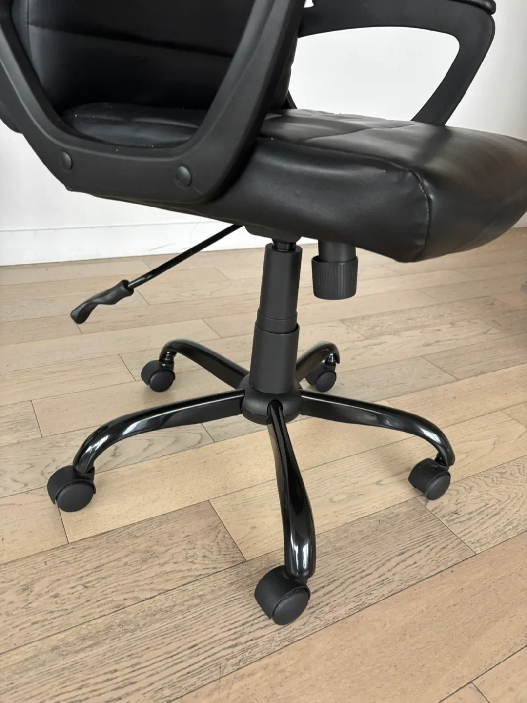 Office Chair and Free Desk image indicator(3)