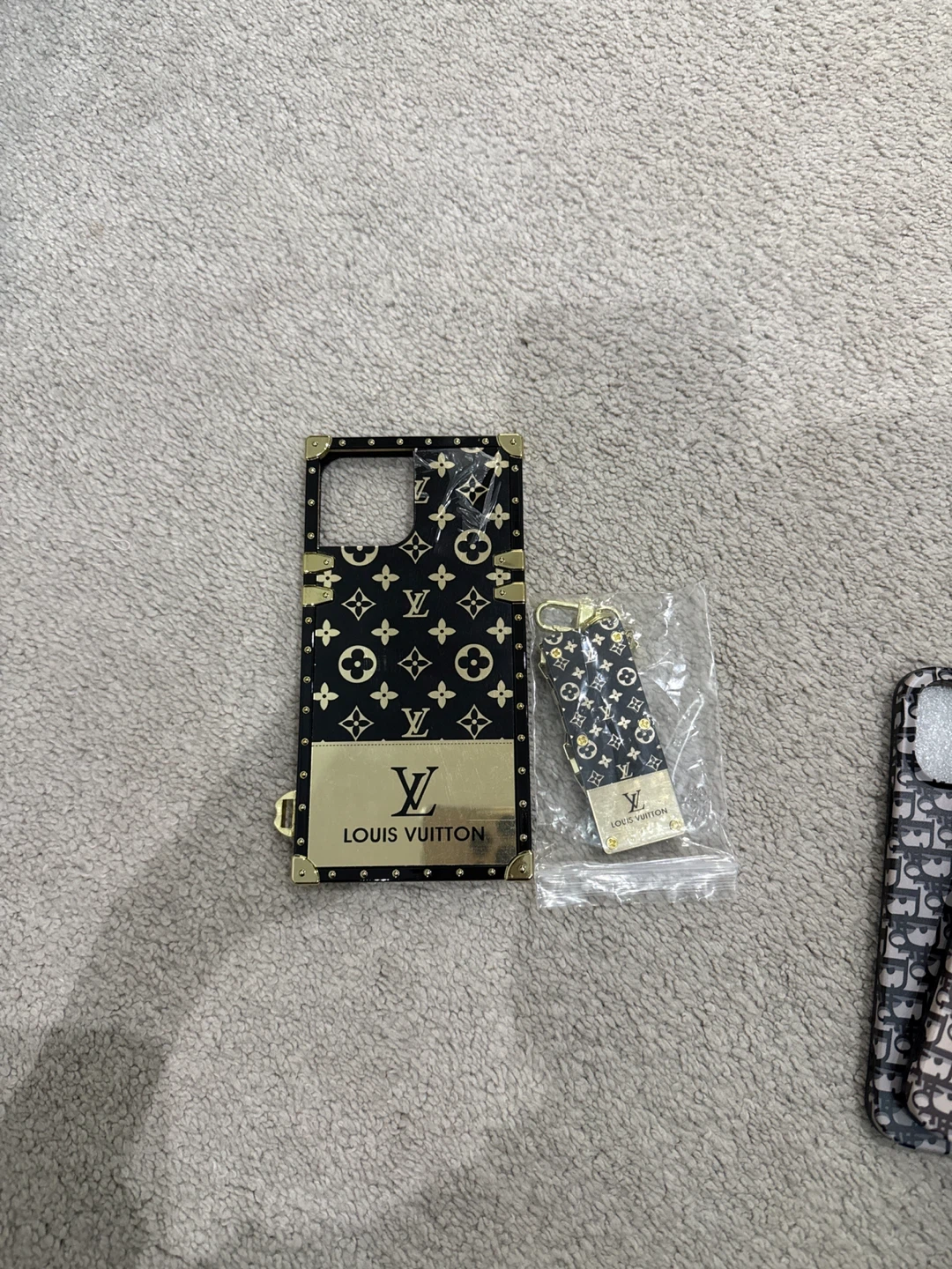 Louis Vuitton iPhone Case with Strap - photo 2