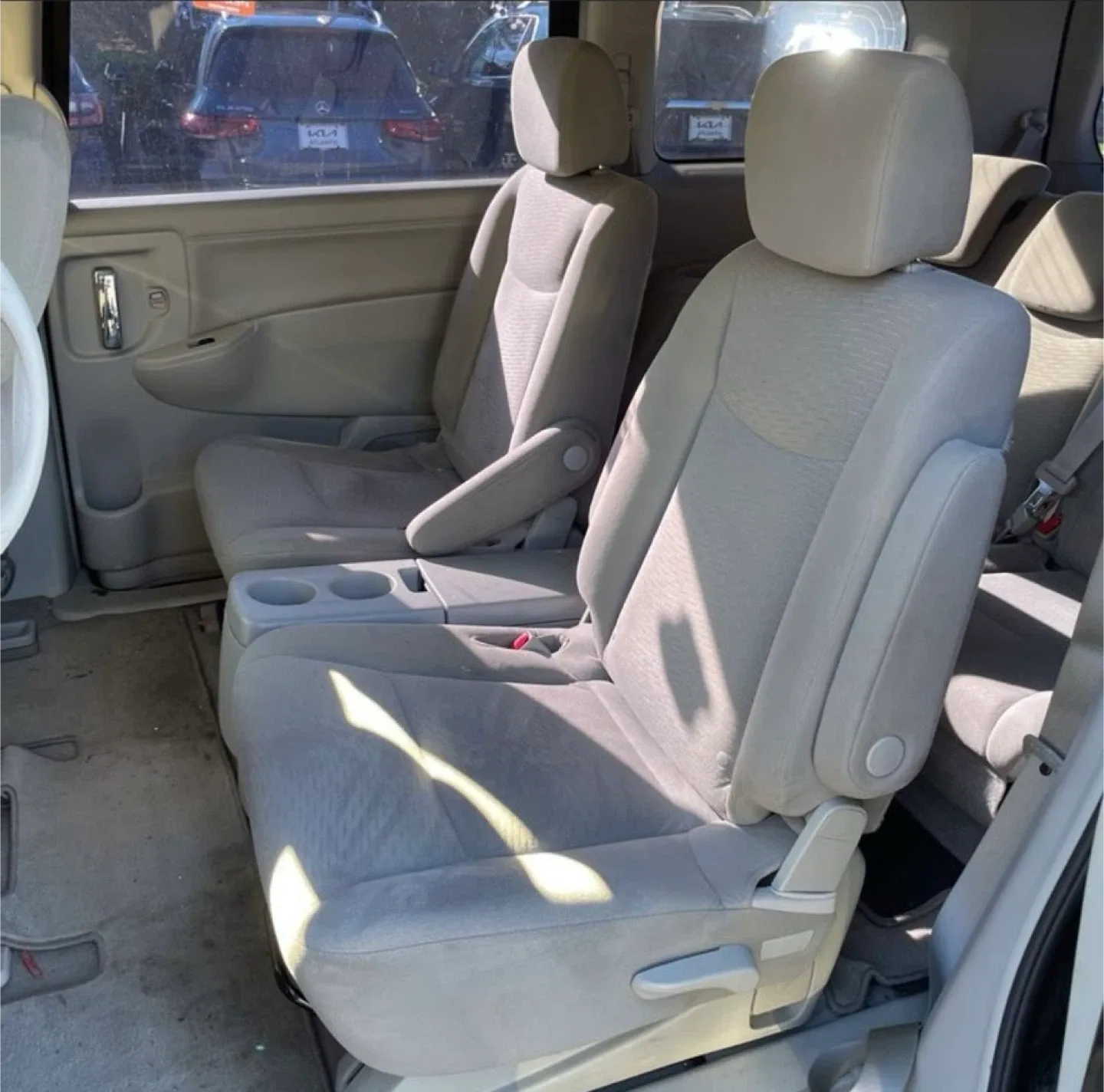 2016 Nissan Quest minivan image indicator(6)