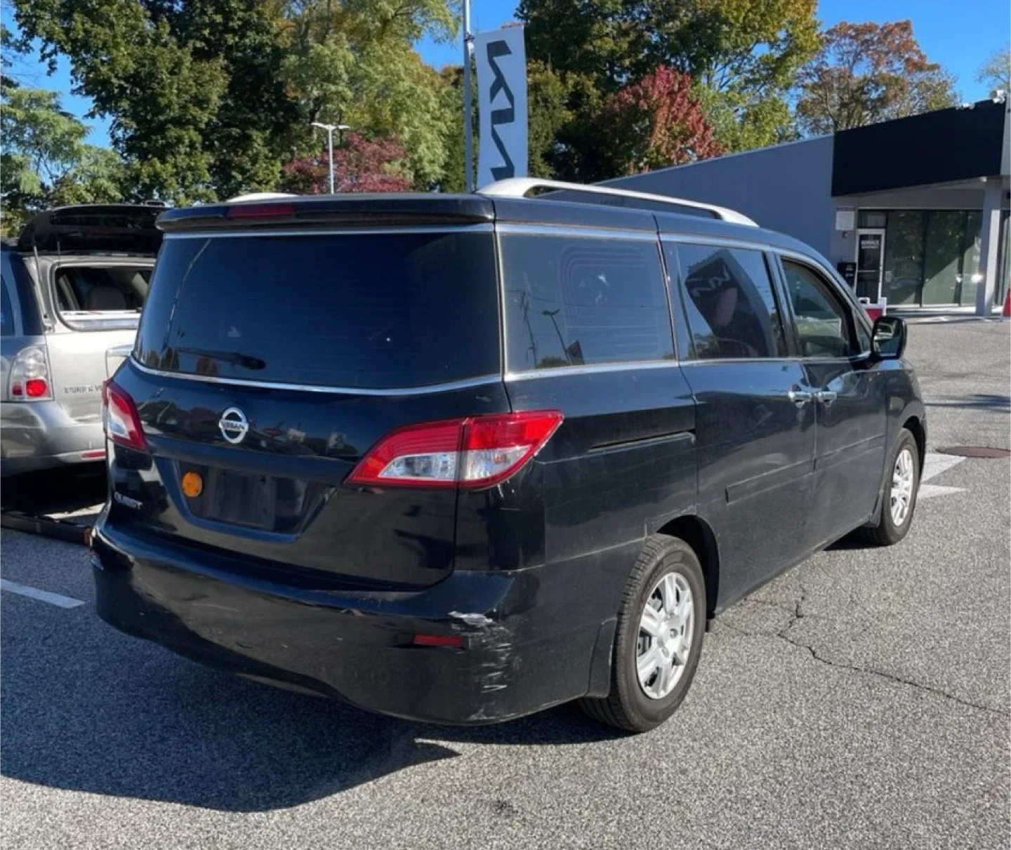 2016 Nissan Quest minivan image indicator(3)