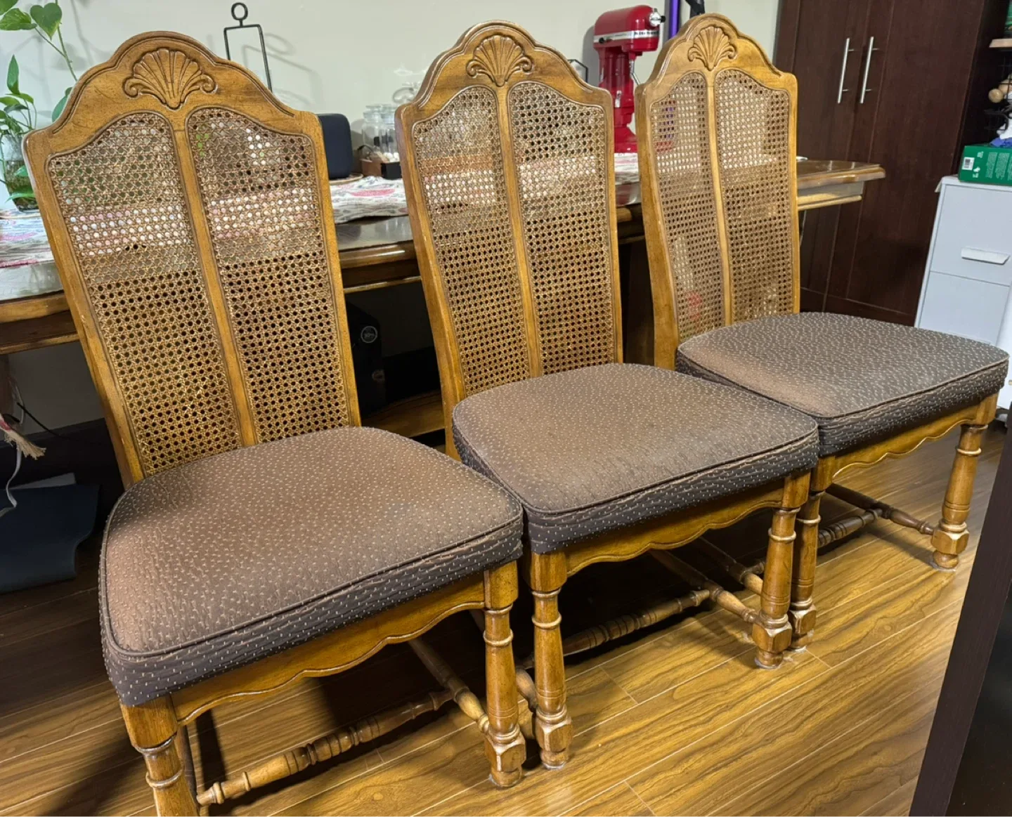 Solid Wood Vintage Dining Table Set image indicator(2)