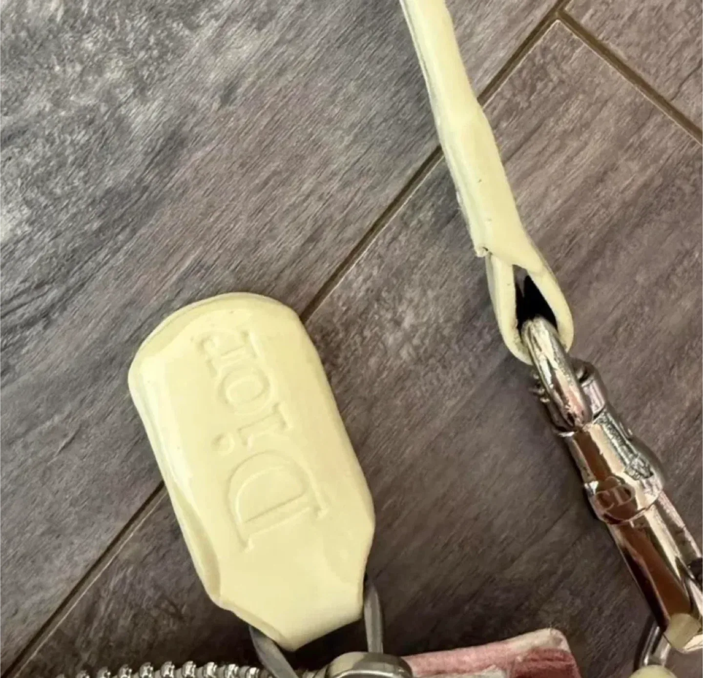 Dior vintage saddle bag image indicator(3)