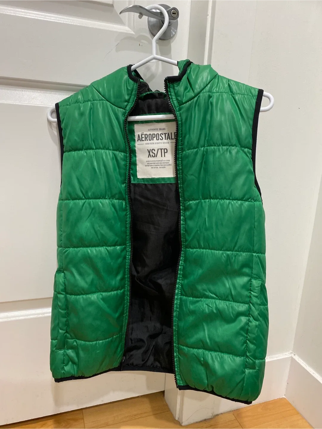 #Cleanout - XS Aeropostale Green Puffer Vest, Size XS