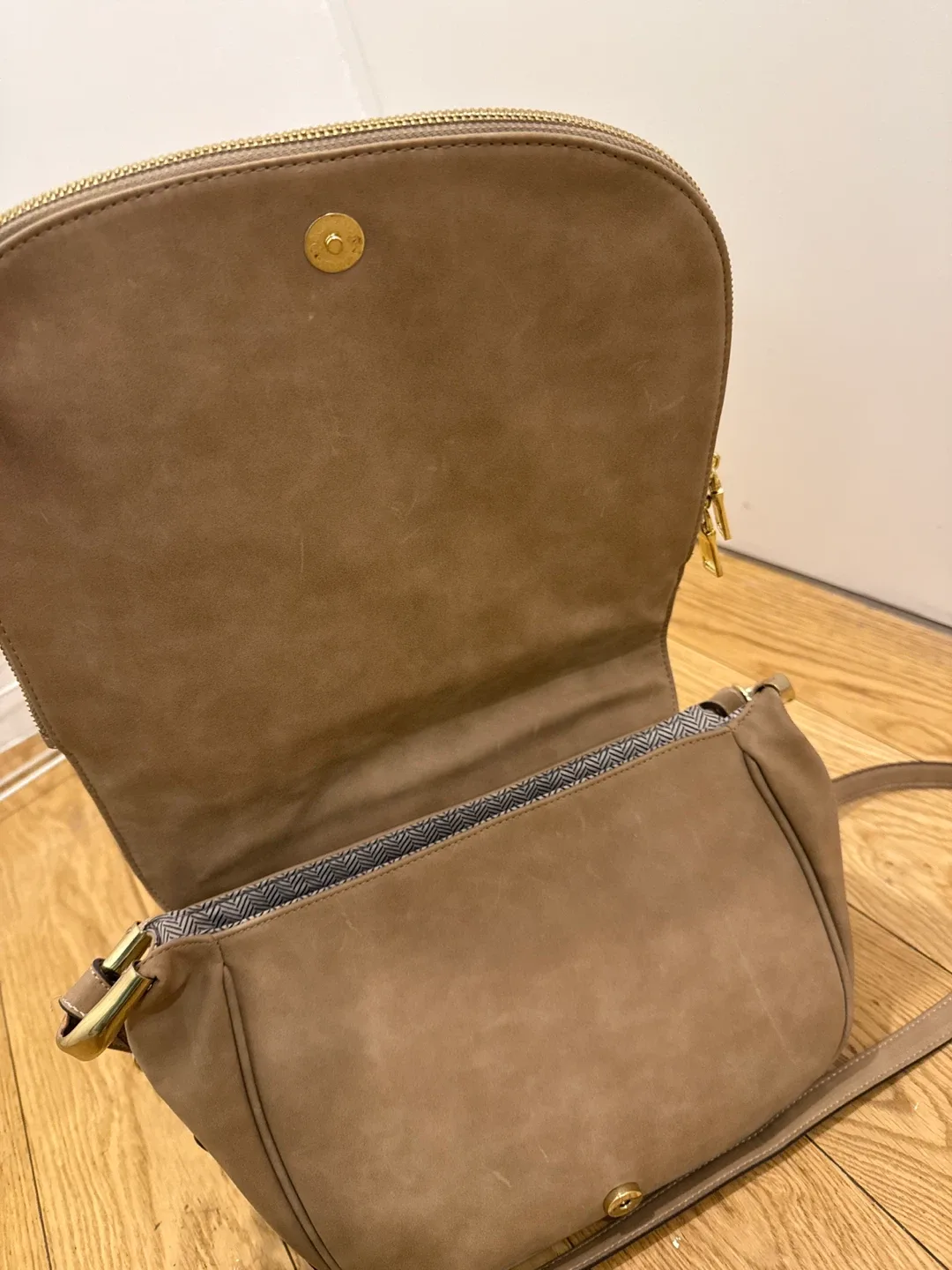 Steve Madden Beige Crossbody Bag image indicator(6)