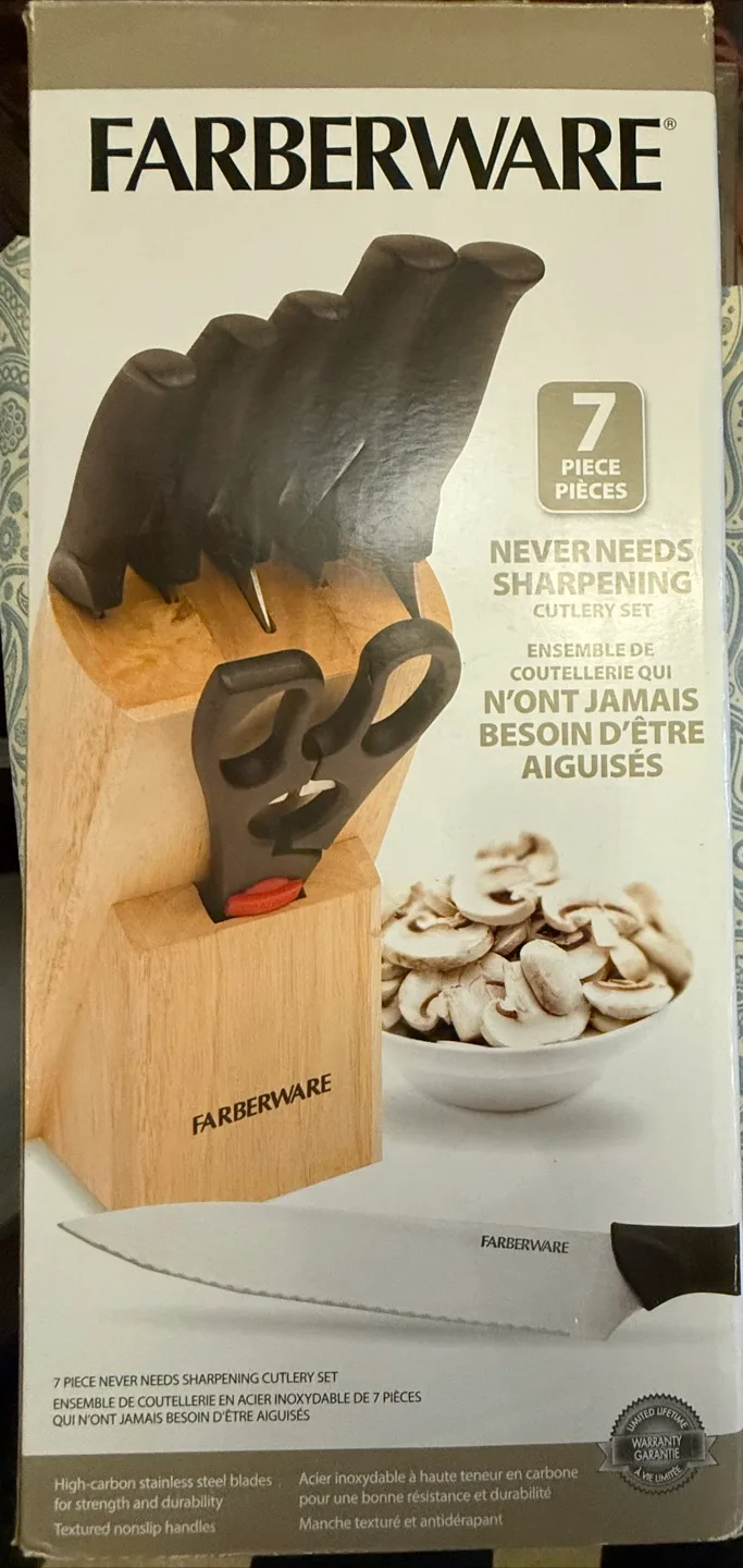 Farberware 7-Piece Never Needs Sharpening Cutlery Set