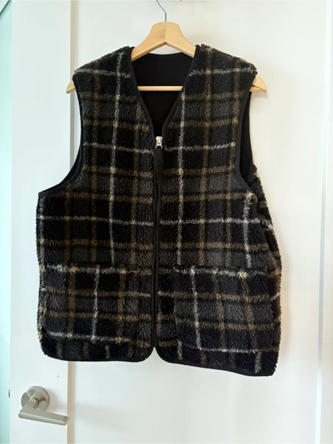 H&M Plaid Fleece Vest image indicator(2)