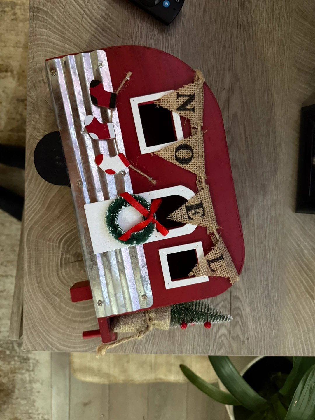 Red Christmas Camper Decoration - photo 2