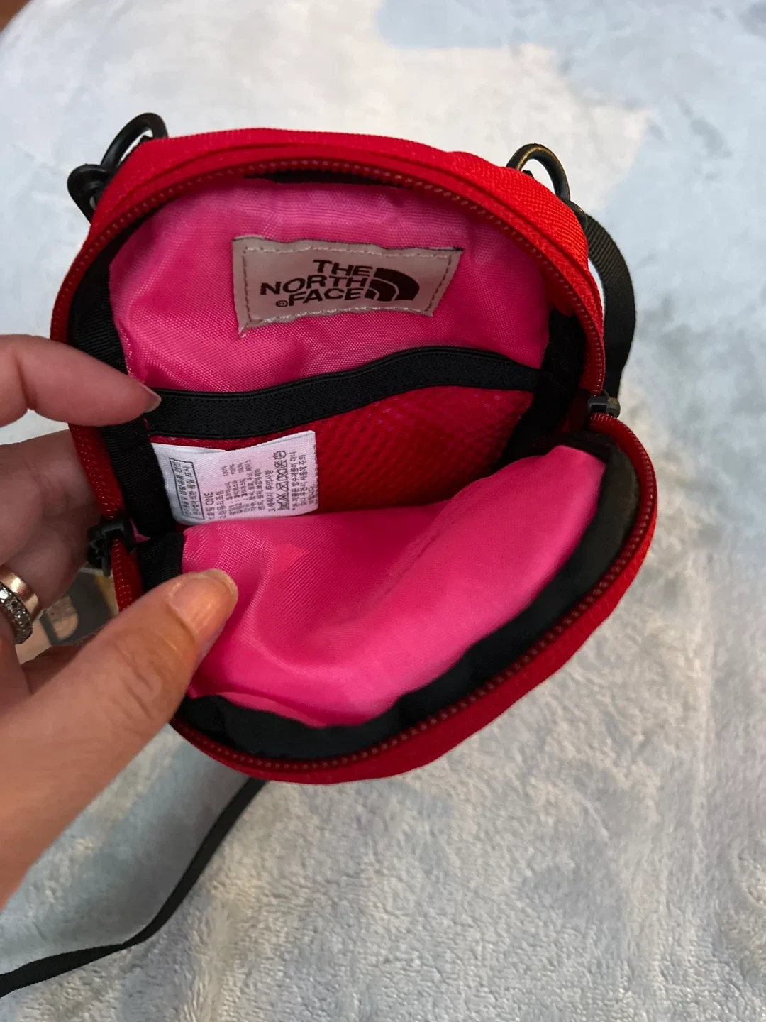 #Cleanout  Crossbody/Field Bag Red image indicator(4)