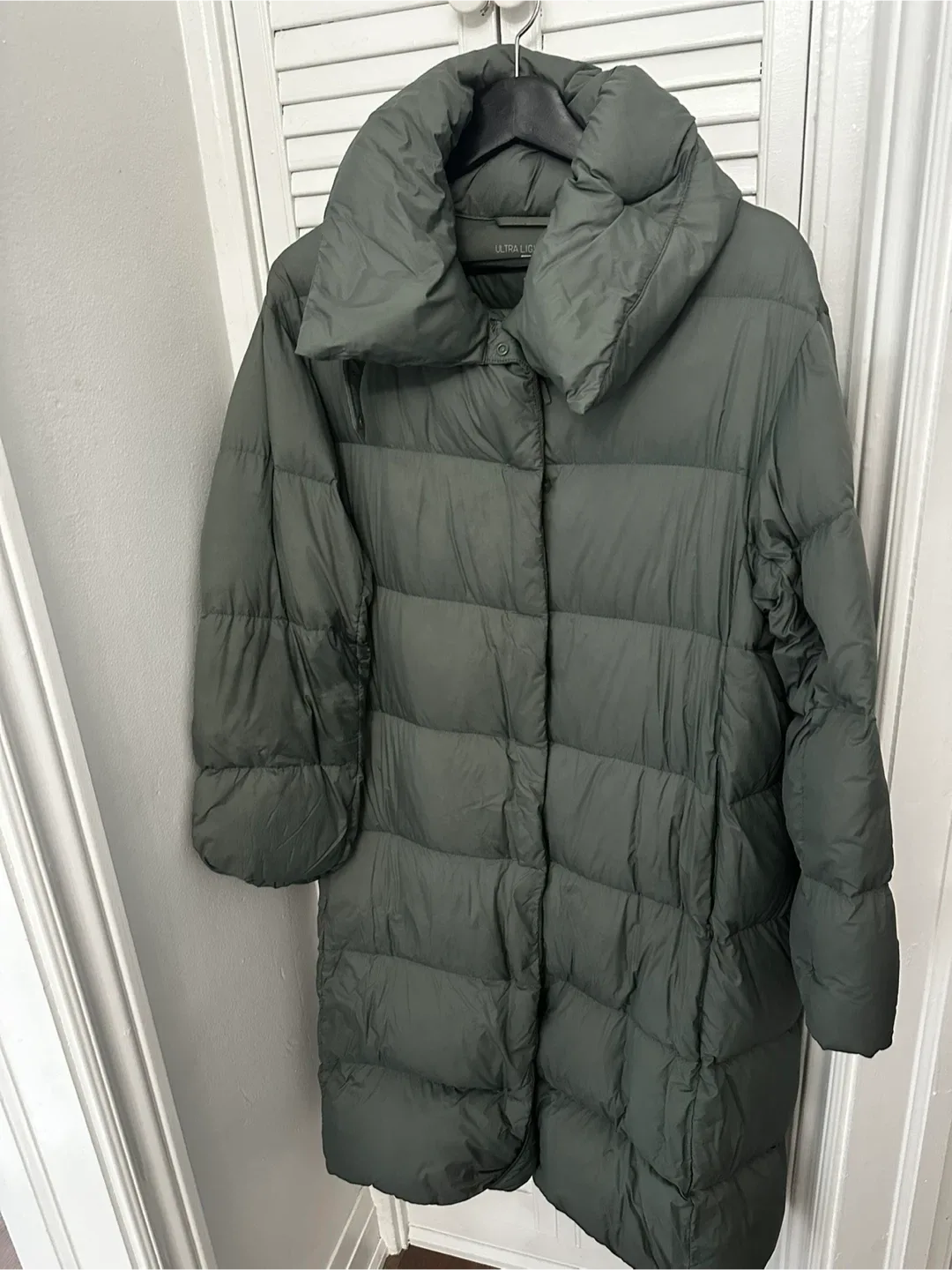 Uniqlo Ultra Light Down Olive Coat image indicator(2)
