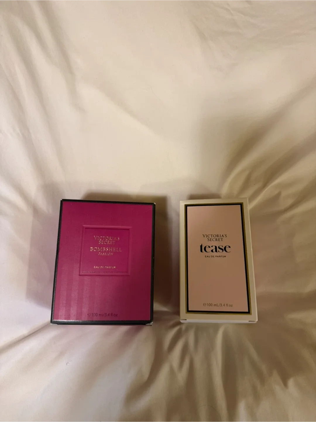 Brandnew Victoria's Secret Bombshell & Tease Perfume Set image indicator(2)