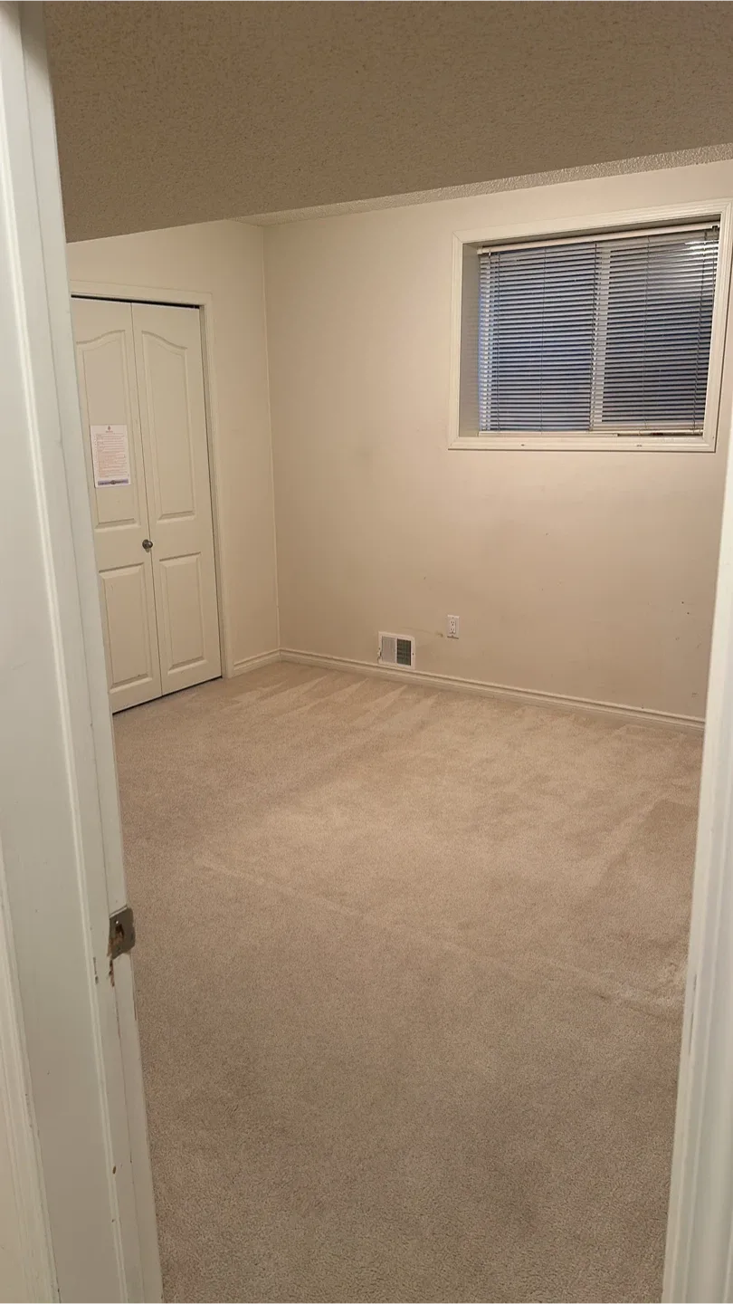 Basement for rent image indicator(5)