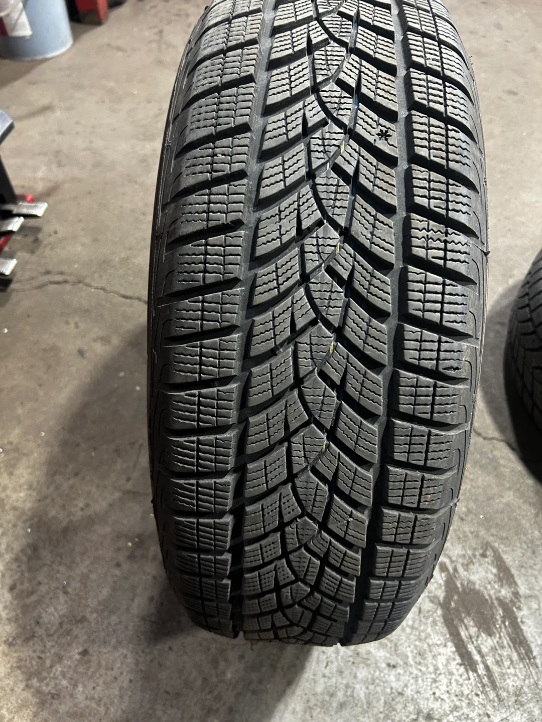 Goodyear Winter Tires - 225/65R17 - photo 3