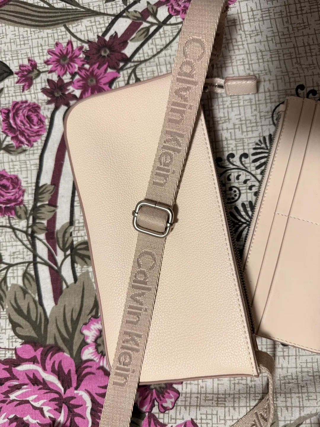 Calvin Klein Crossbody Bag & Card Holder Set