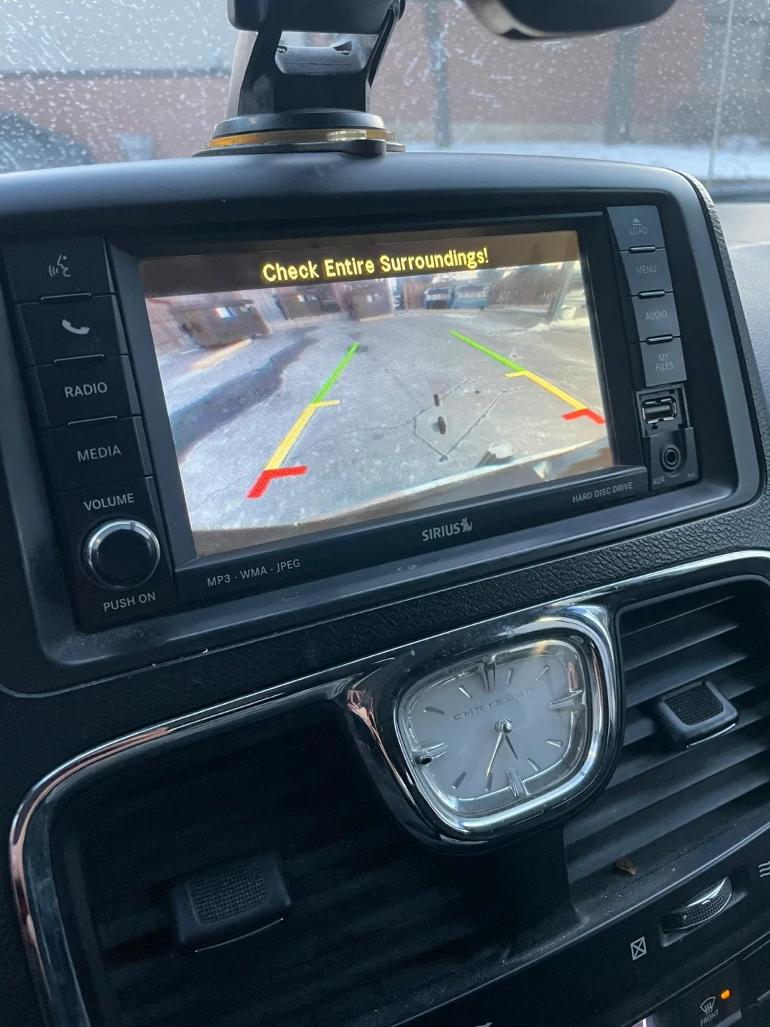 Town & Country w/ Backup Camera & GPS image indicator(3)