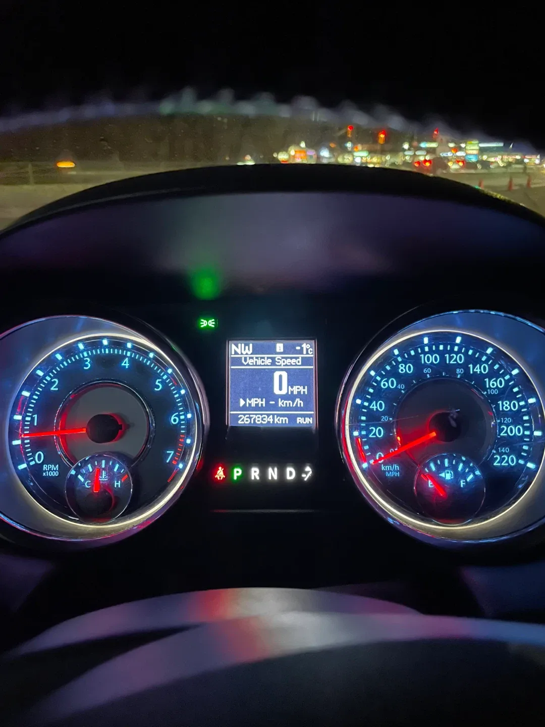 Town & Country w/ Backup Camera & GPS image indicator(8)