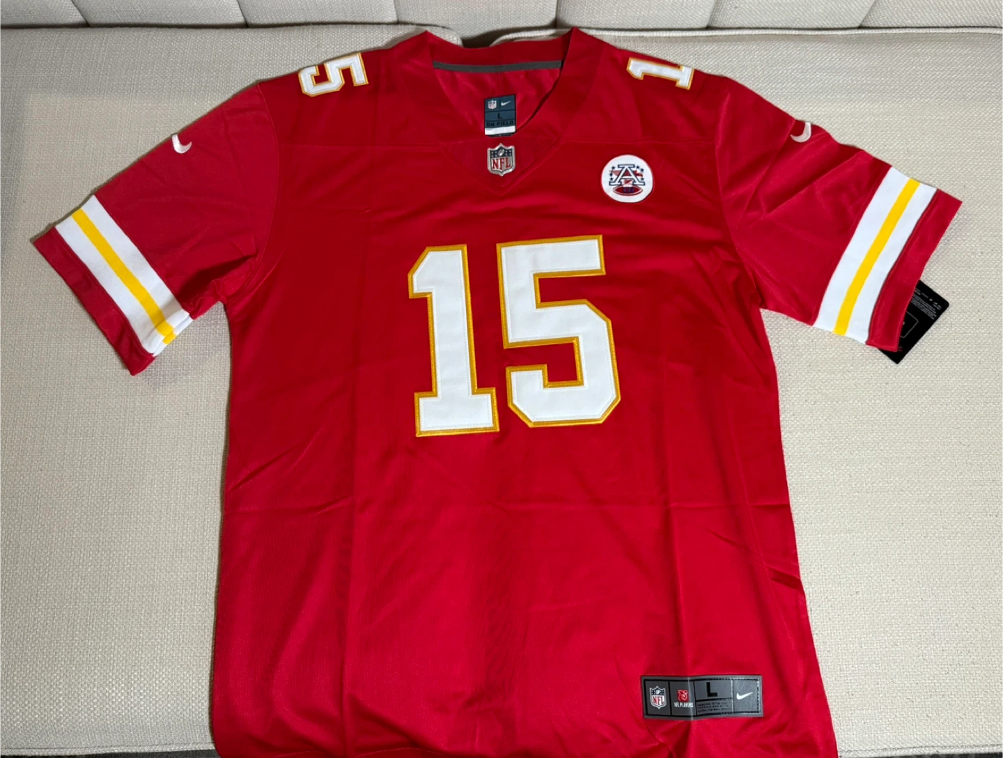 Nike Mahomes #15 Chiefs Jersey - Size L - photo 3