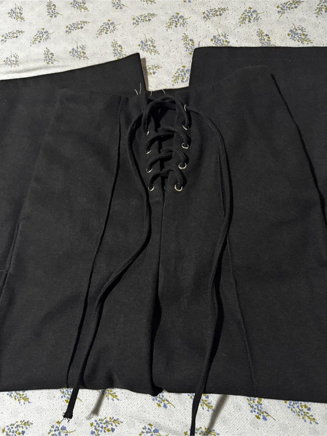 Black Wide Leg Lace-Up Pants image indicator(2)