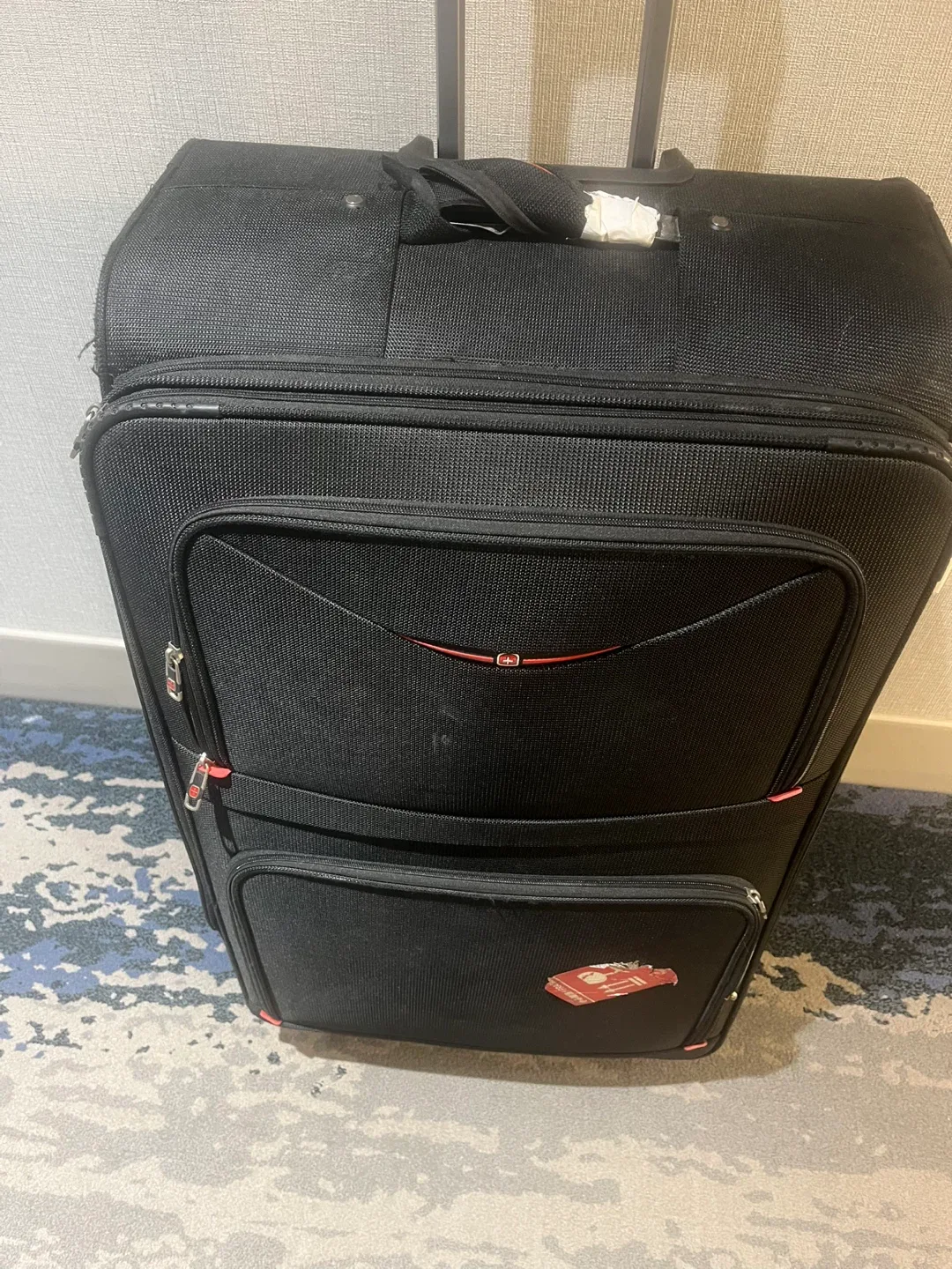 Swiss Gear Black Suitcase 34”– #Cleanout image indicator(6)