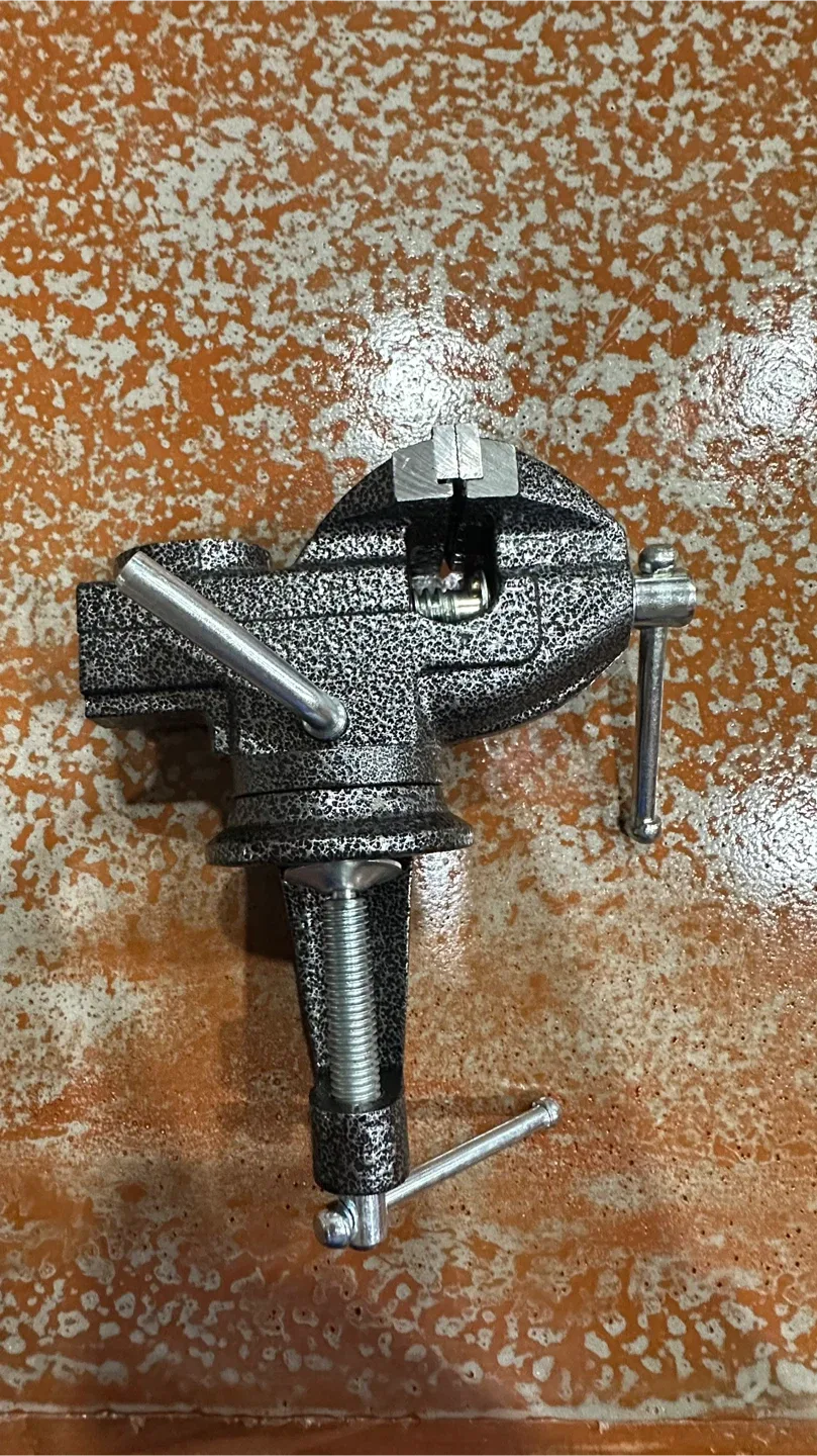 Heavy-Duty 360° Bench Clamp image indicator(2)