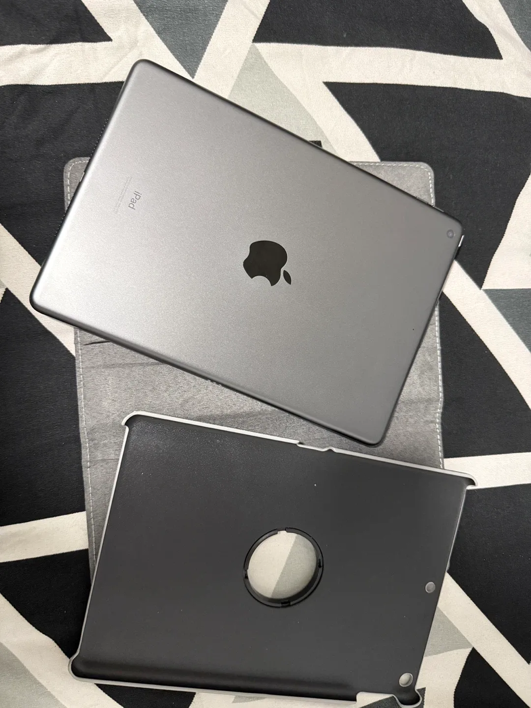 Apple iPad 9th generation barely used looks brand new