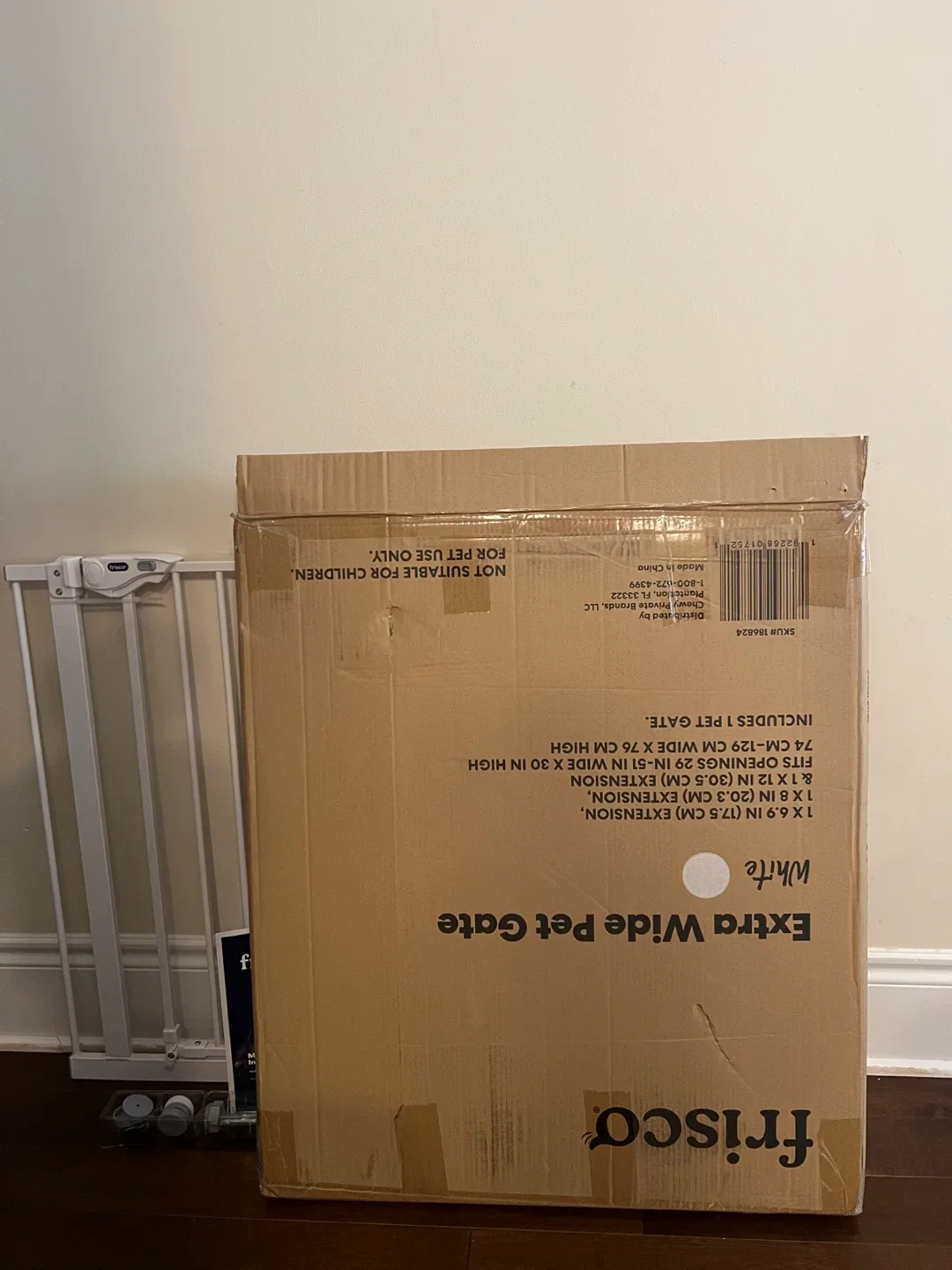 Frisco Steel Extra Wide Auto-Close Dog Gate, White, 30-in