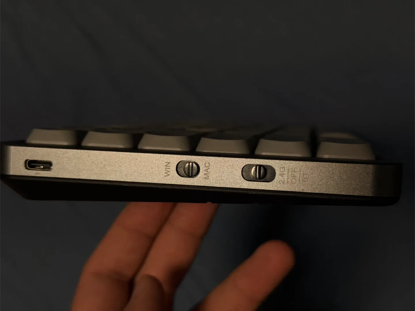 Redragon Azure K652 Low-Profile Wireless Keyboard (75% Layout) image indicator(4)