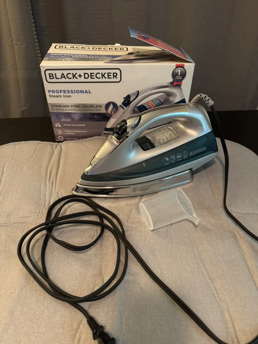 Black+Decker Professional Steam Iron - Like New!