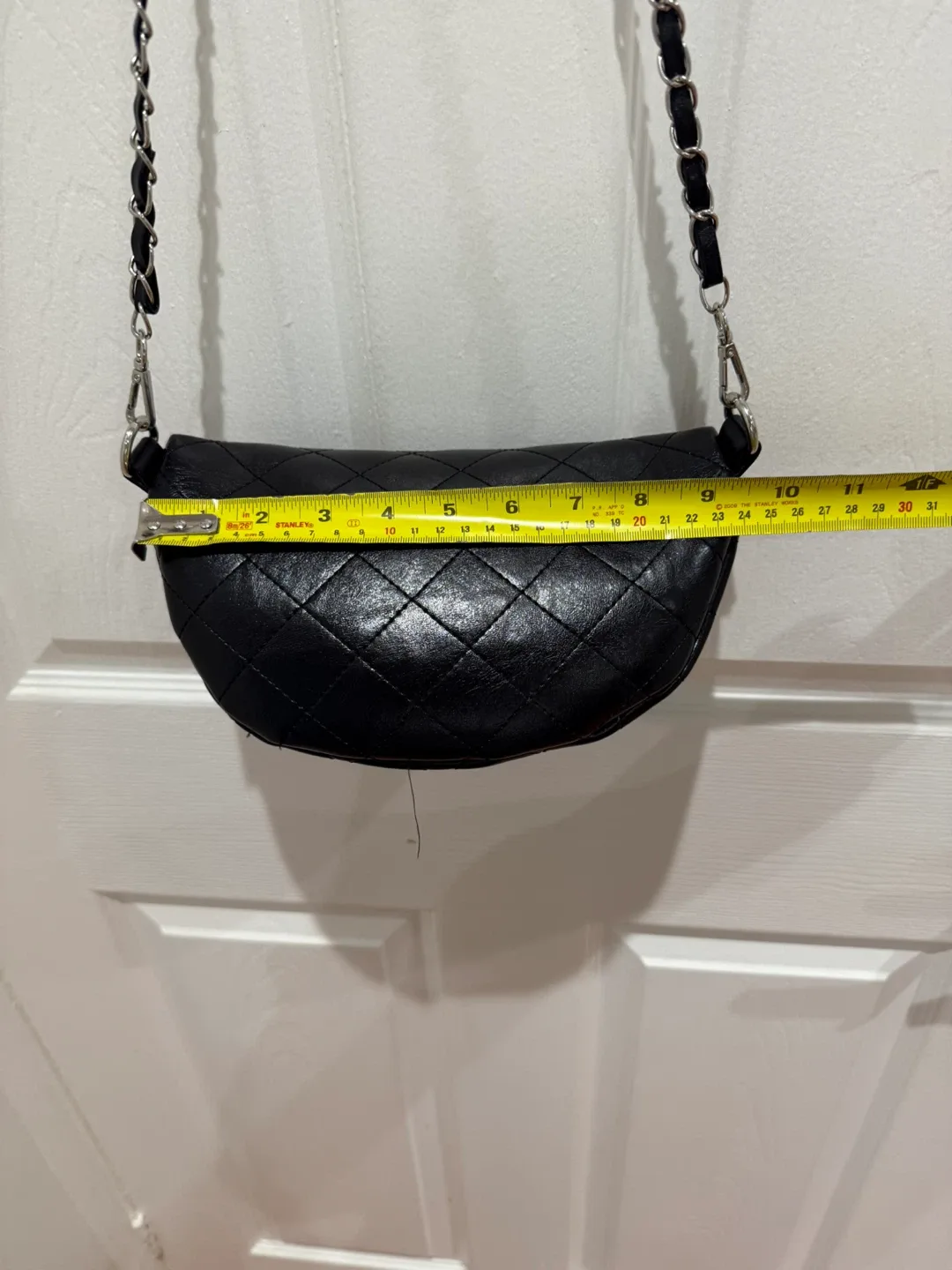 crossbody bag with chain strap image indicator(5)