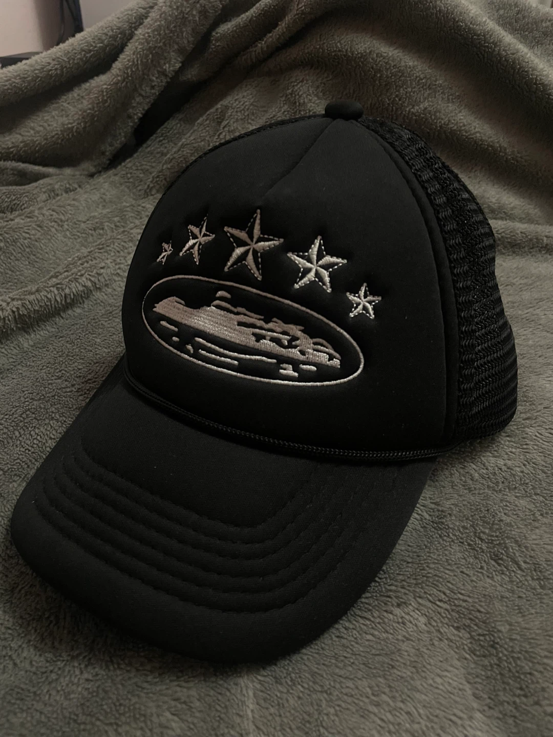 Black authentic Corteiz Trucker Hat with Star Design