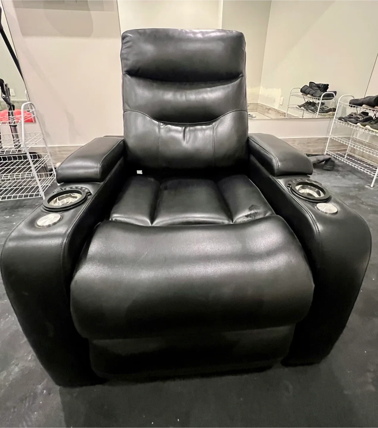 theater room chair image indicator(5)