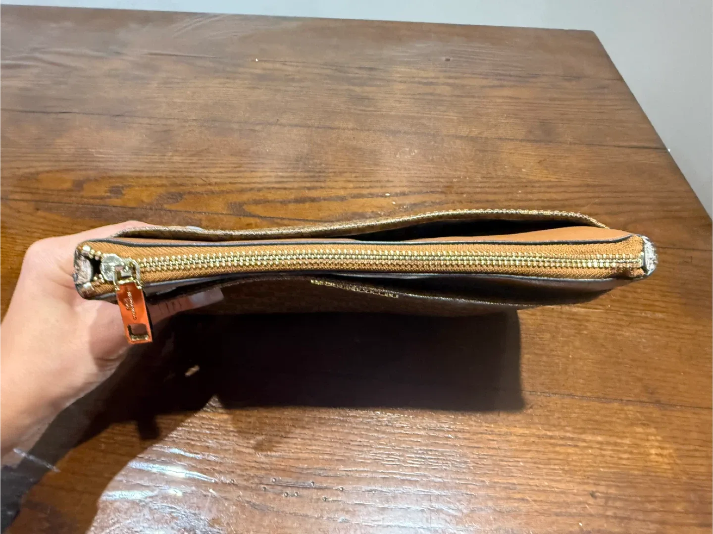 Karl Lagerfeld bag image indicator(7)